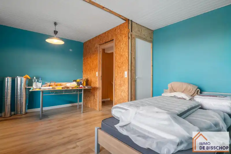 Gezellige woning met 2 slaapkamers, tuin en 2 autostaanplaatsen foto 12