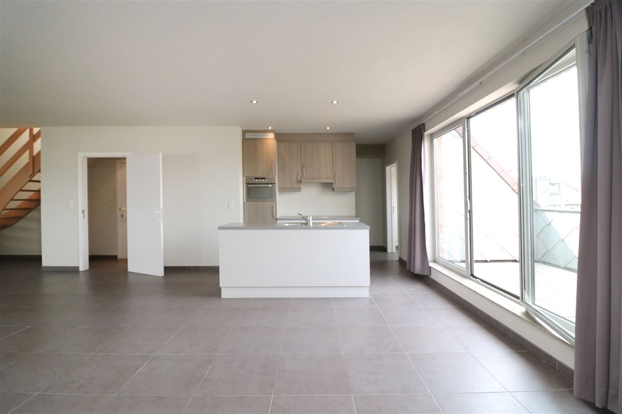 Duplex appartement op 2e verdiep (lift) met 2 slpk., mooi groot terras en dubbele garage   foto 31