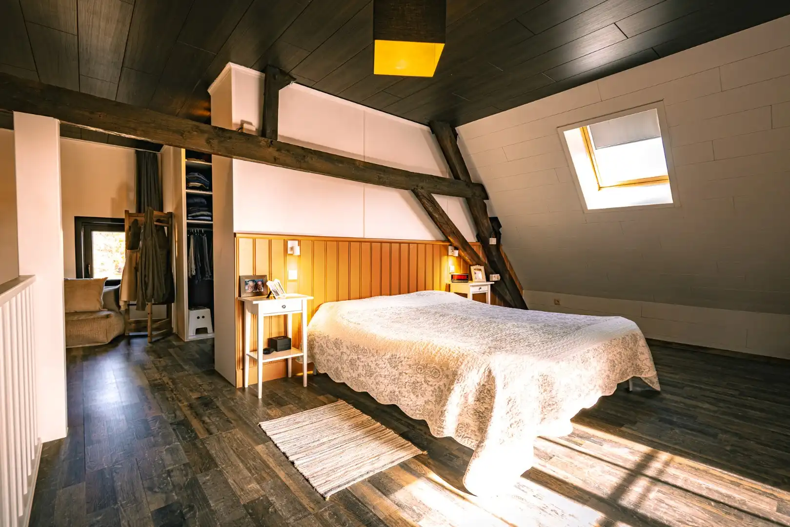Unieke hoeve met schuur op 2.809m² gelegen in “valleigebied” te Boekhoute foto 10