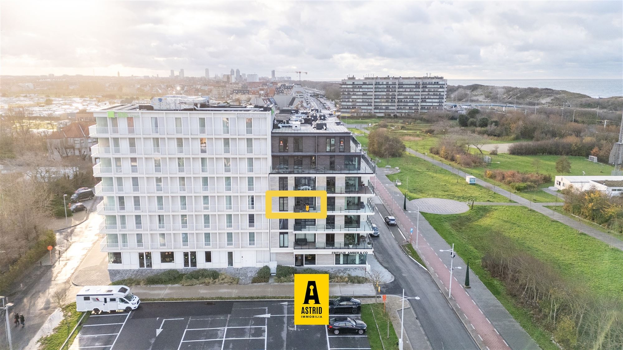 Luxueus (quasi nieuw) appartement vlakbij het strand!  foto 19