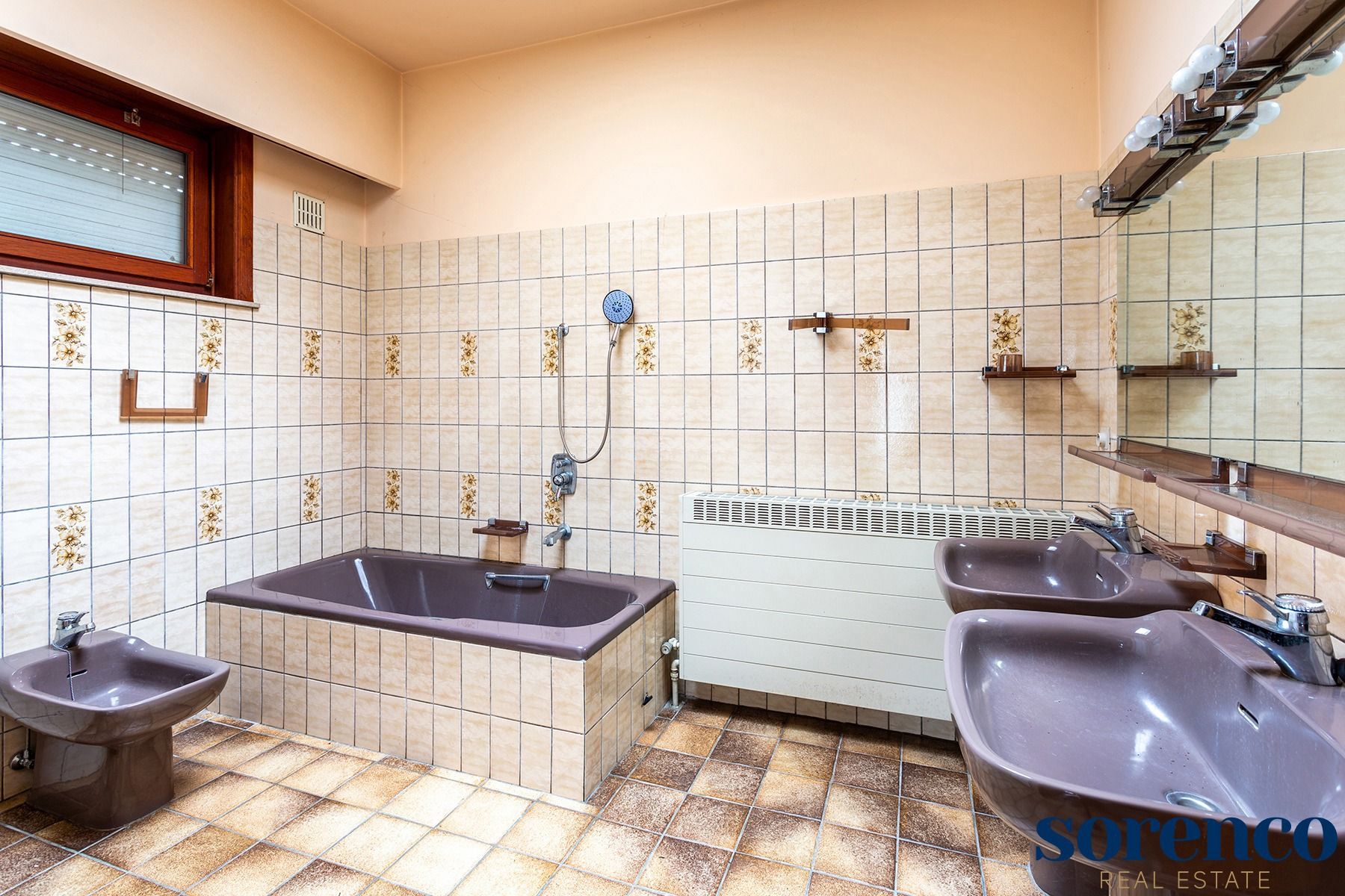 Zoersel: Zeer ruim te renoveren authentieke seventies twee woonst op een magnifiek perceel foto 13