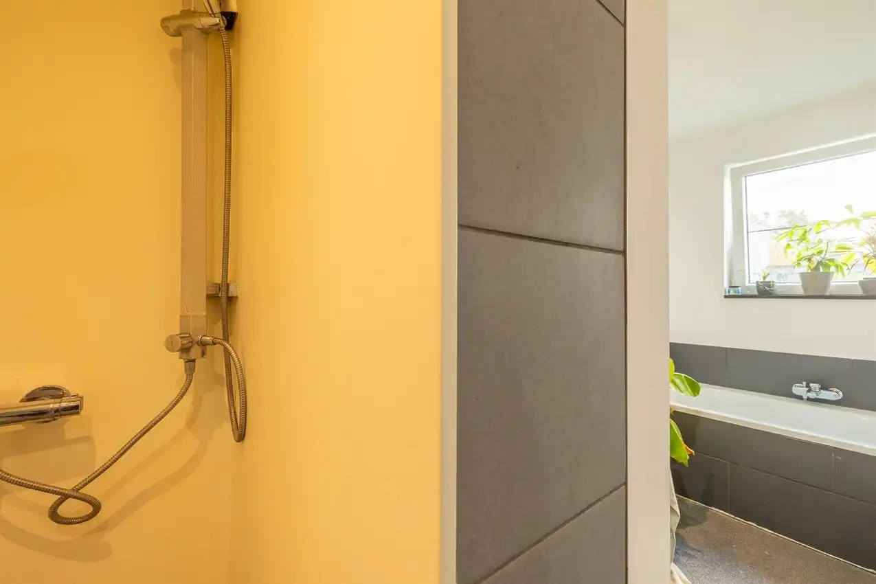 Gerenoveerde woning EPC B, 2 ruime slpk, zonnig tuinterras foto 13