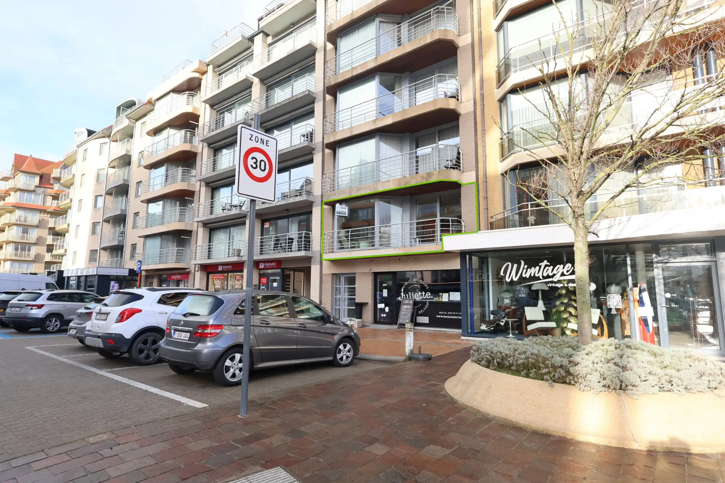 Zonnig en instapklaar 2-slaapkamerappartement op topligging in hartje Nieuwpoort-Bad foto 13