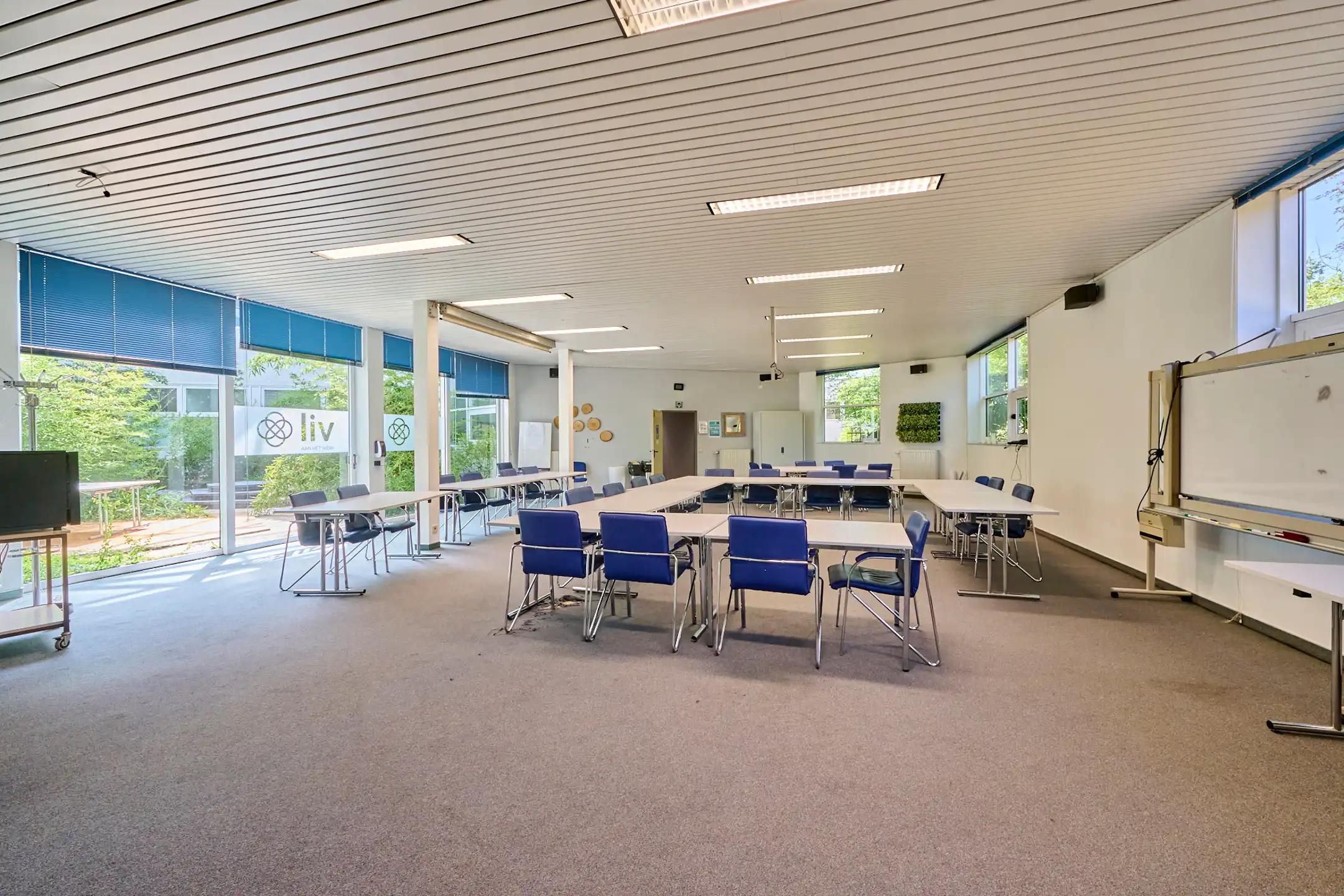 ONTWIKKELINGSGROND van 1.8 ha met kantoor foto 9