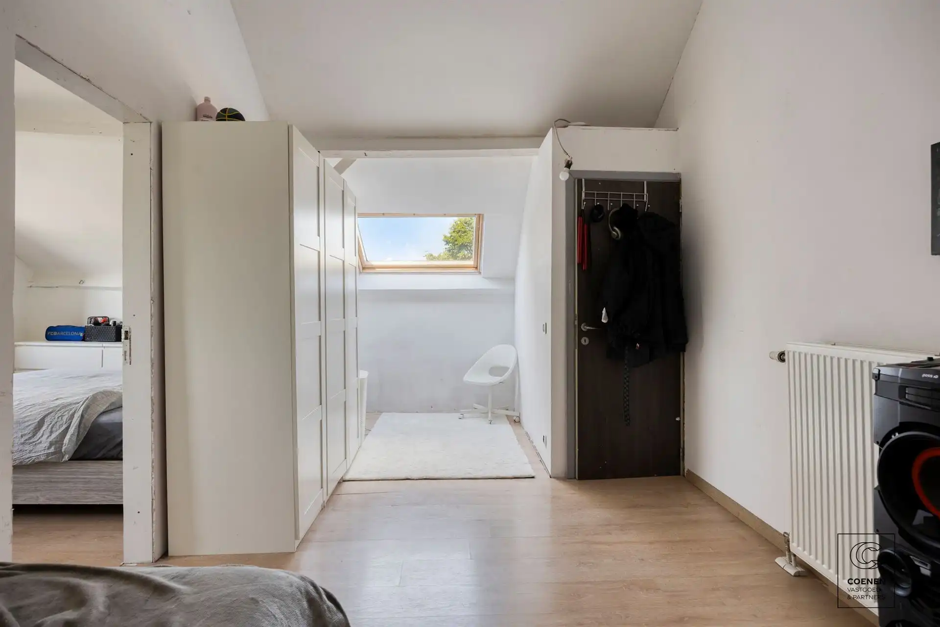Ruime woning van 183 m² met 4 slpk's op uitstekende locatie! foto 14