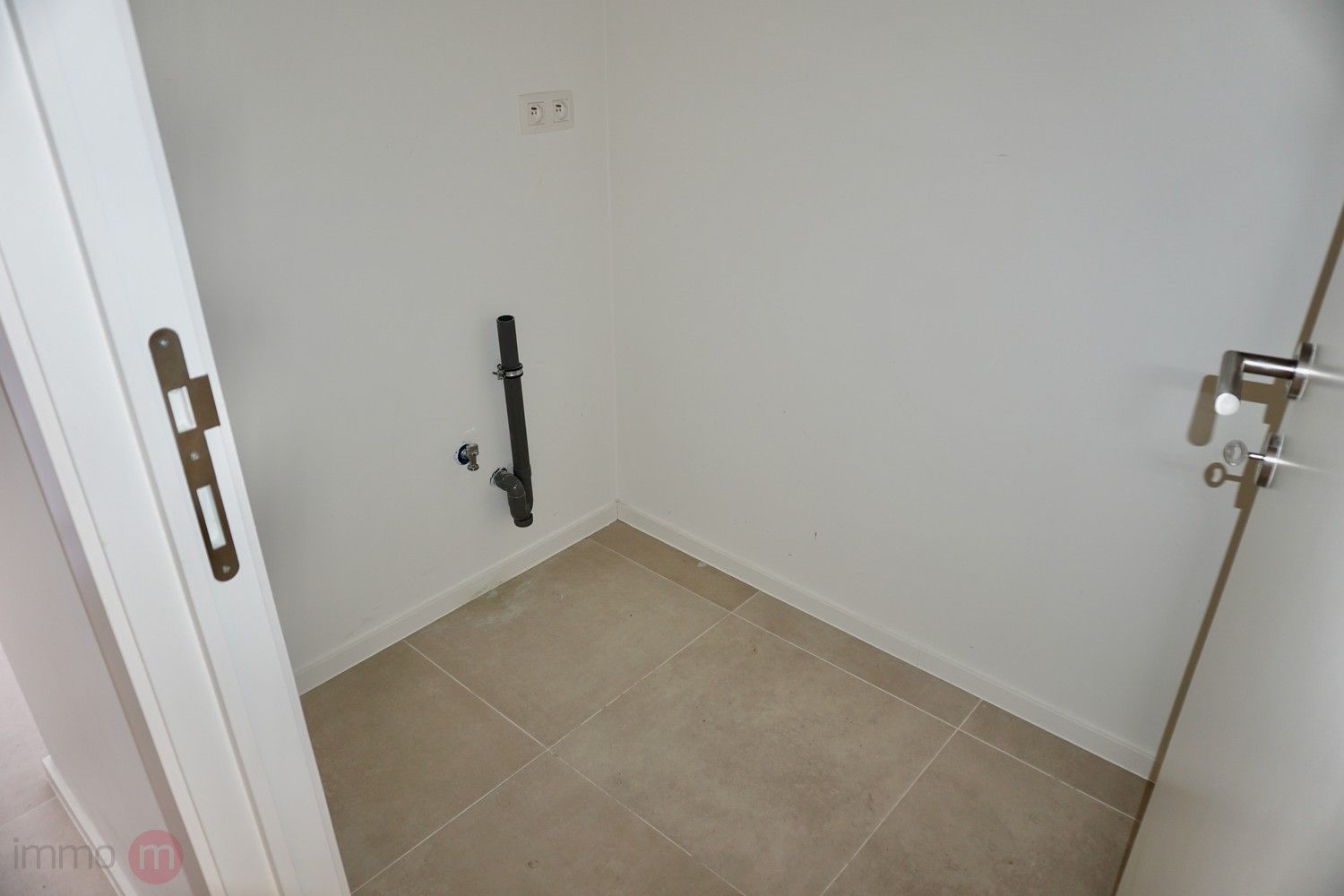 Nieuwbouwwoning te huur met 3 slaapkamers, tuin en parkeerplaats foto 9