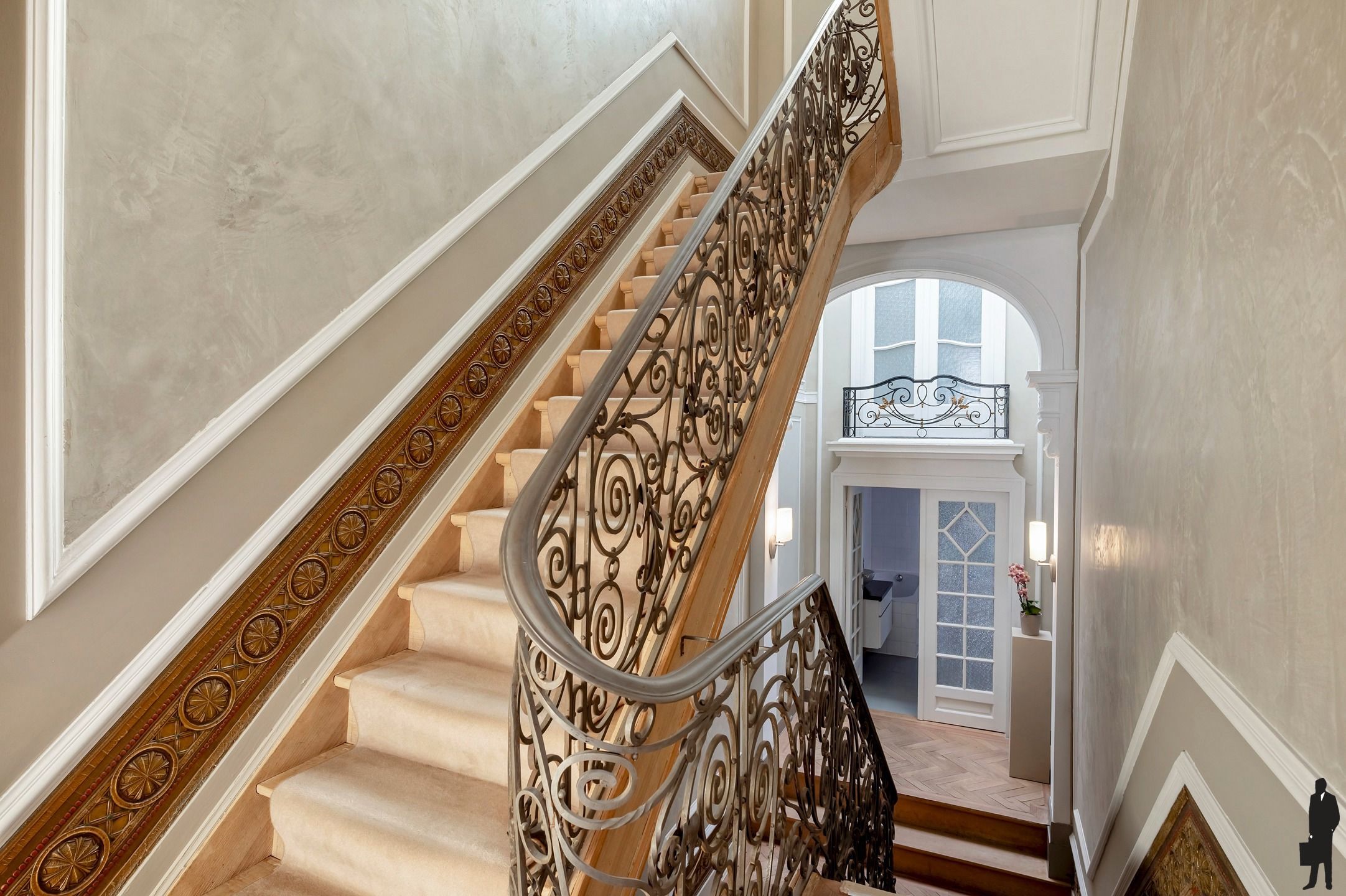 Statige meesterwoning met grandeur, 6 slaapkamers en zonnige tuin  foto 2