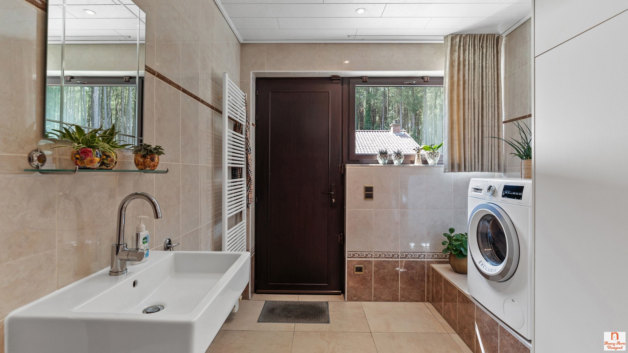 Luxueuze villa met overdekt zwembad, bos en weiland foto 13