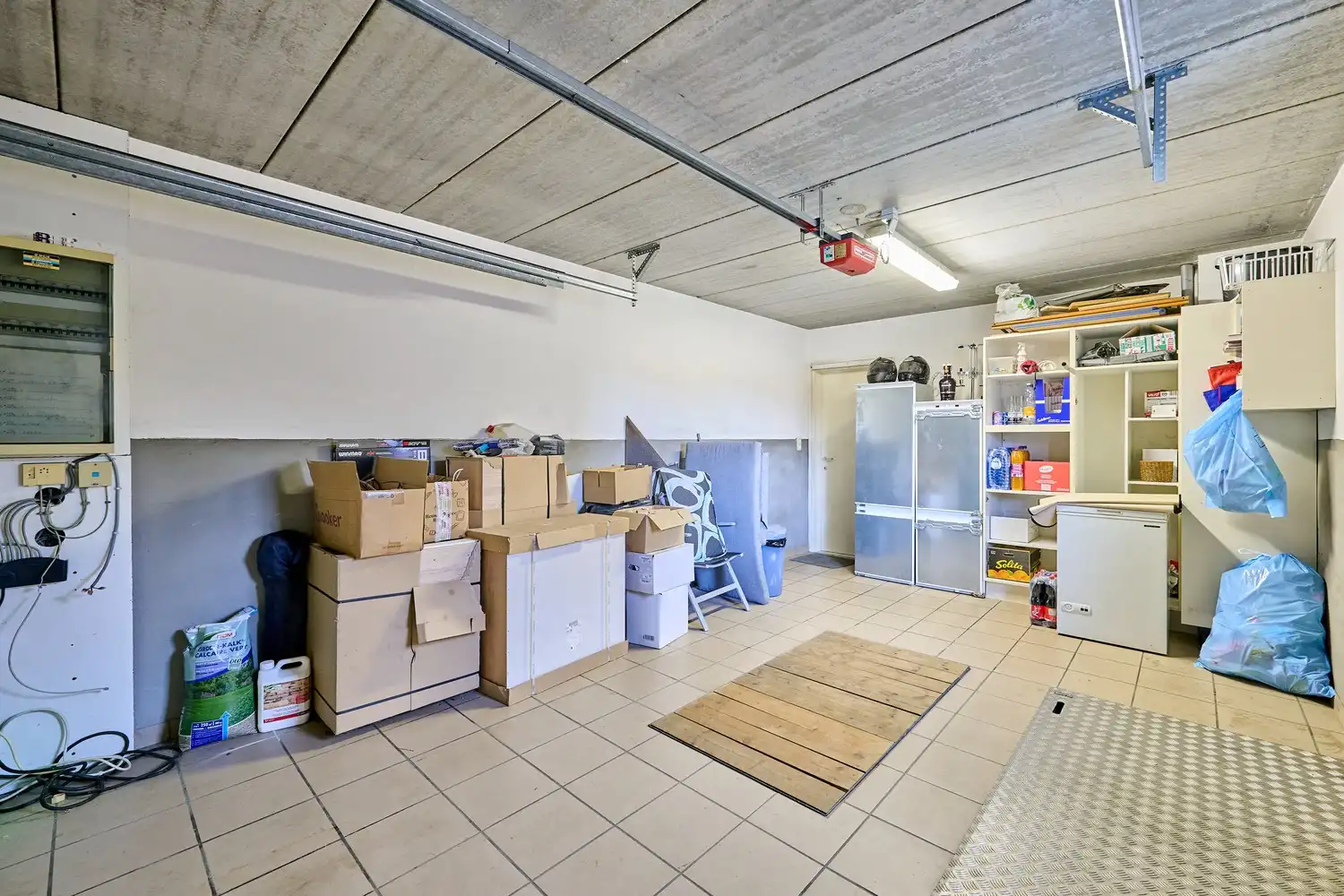 Heel goed onderhouden landhuis met inpandige garage en 3 ruim bemeten slaapkamers in landelijke omgeving foto 13