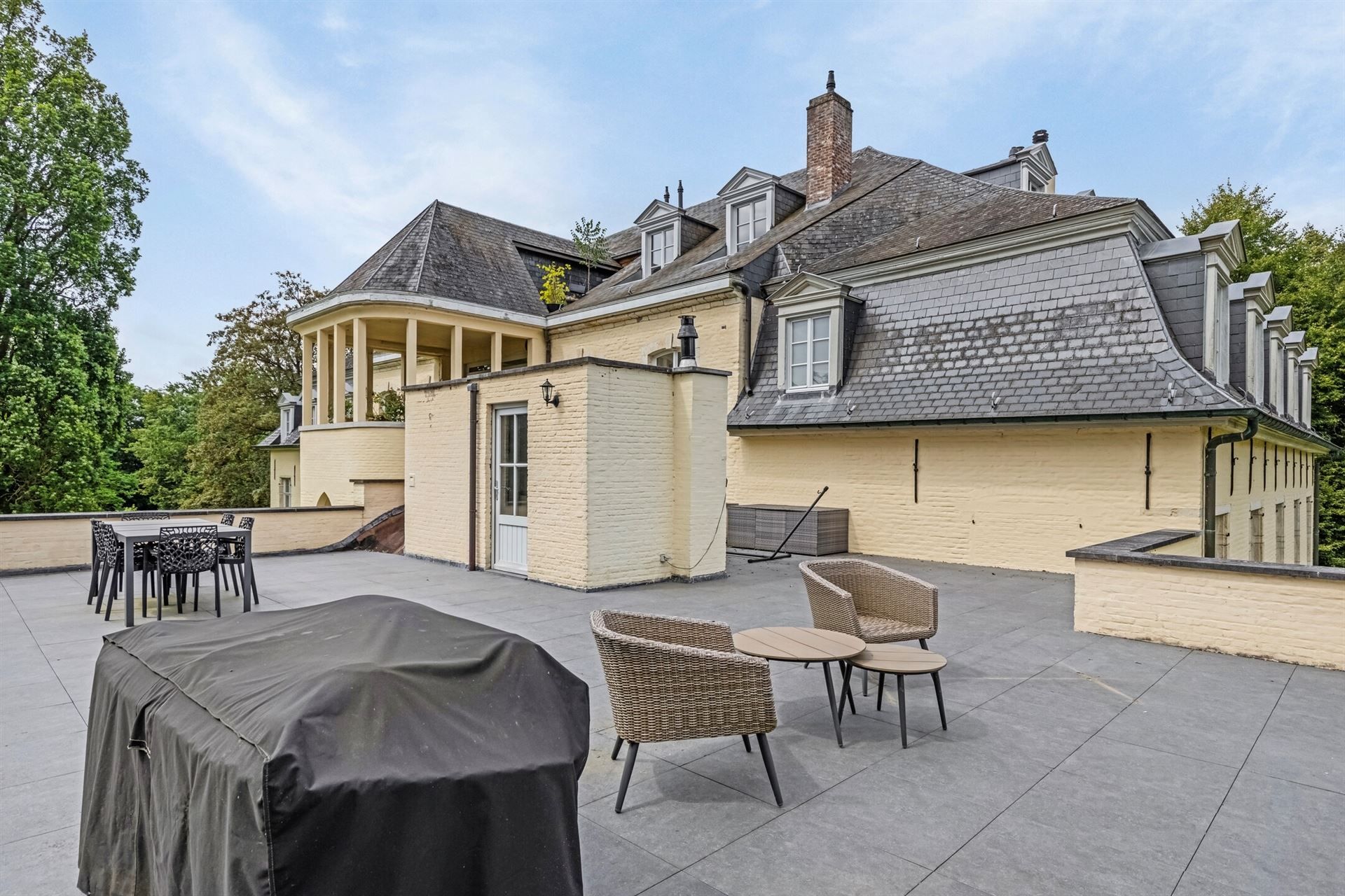 Prachtig gerenoveerde woning in het Kasteel van Neerijse foto 30