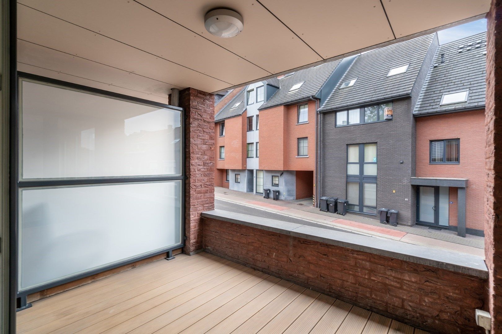 Comfortabel, recent appartement met 2 slaapkamers, garage en kelderberging op wandelafstand van markt Bilzen + park Haffmans foto 2