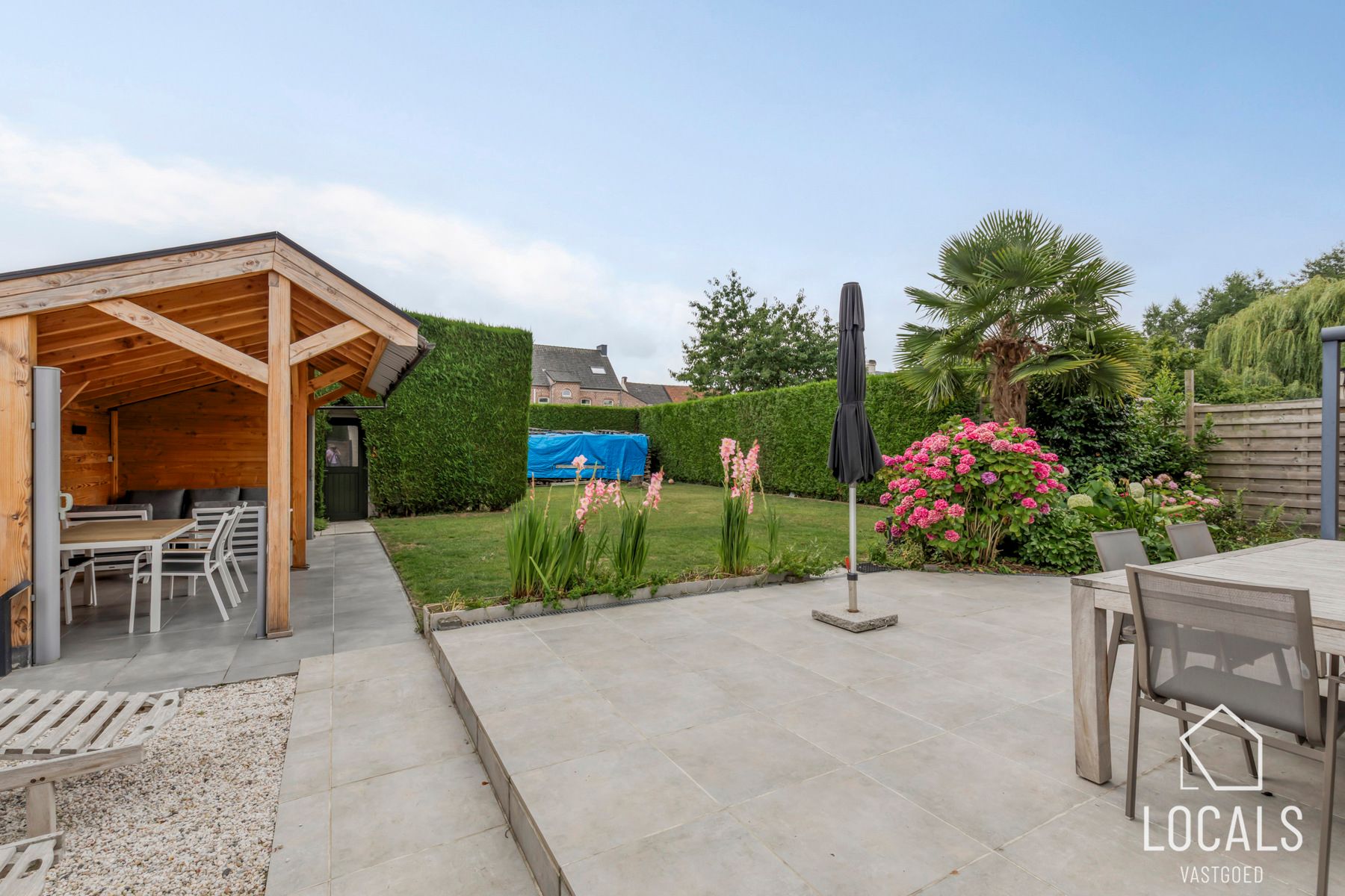 Instapklare halfopen bebouwing met tal van luxueuze extra’s foto 25