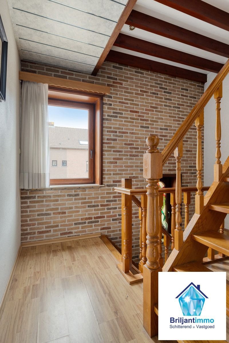 Halfopen bebouwing met veel ruimte op toplocatie foto 15