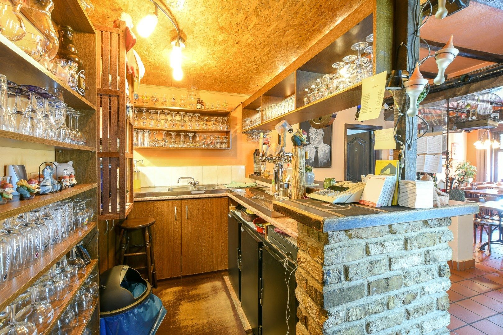 Welgekende Horecazaak te koop op Stene met woonst met 3 slaapkamers foto 8