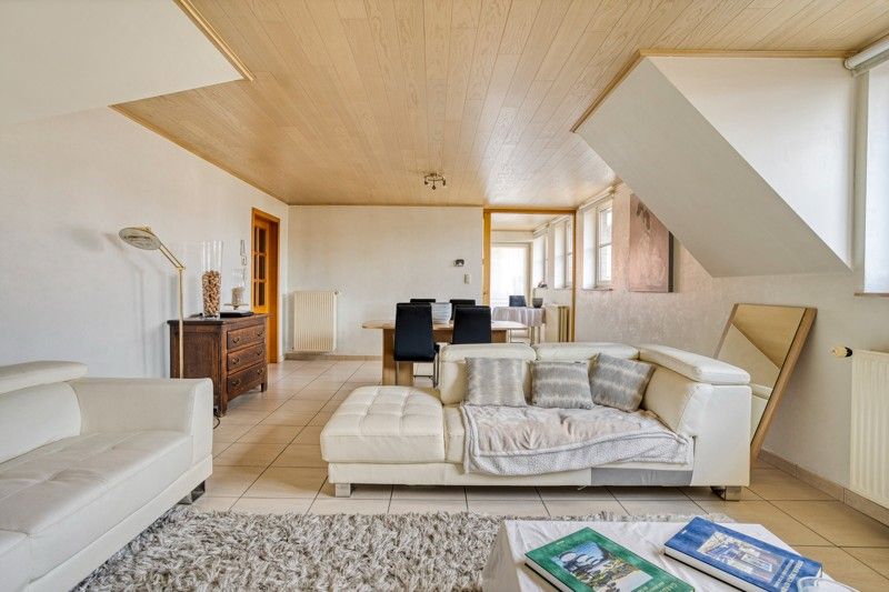 🏡 Lichtrijk appartement met 2 slaapkamers, ruim terras in hartje Wakken! ☀️ foto 8