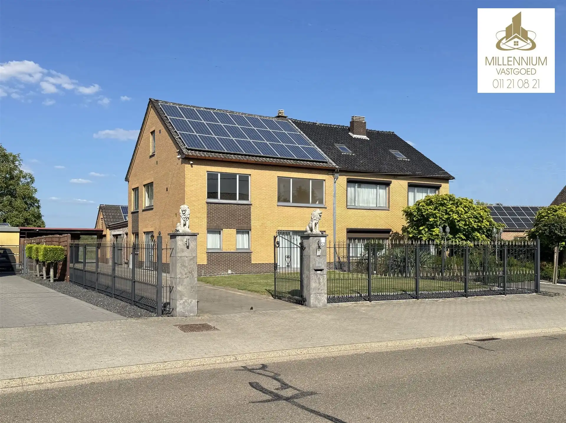 Ruime 4-Slaapkamerwoning en 2 Badkamers in Diepenbeek foto {{pictureIndex}}