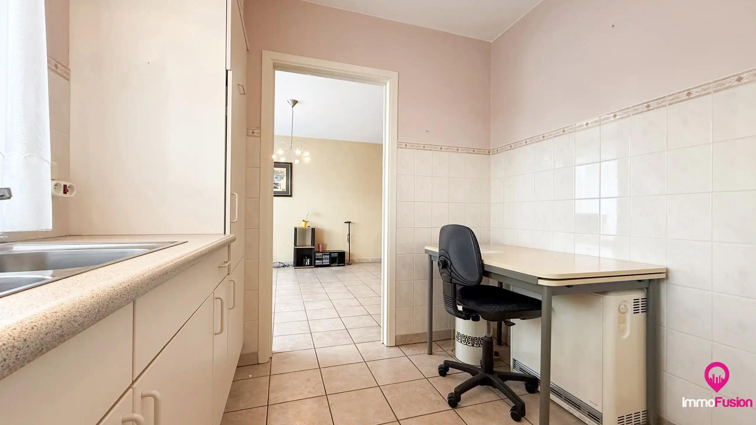 Appartement met 2 slpks, terras, garage en autostaanplaats! foto 17