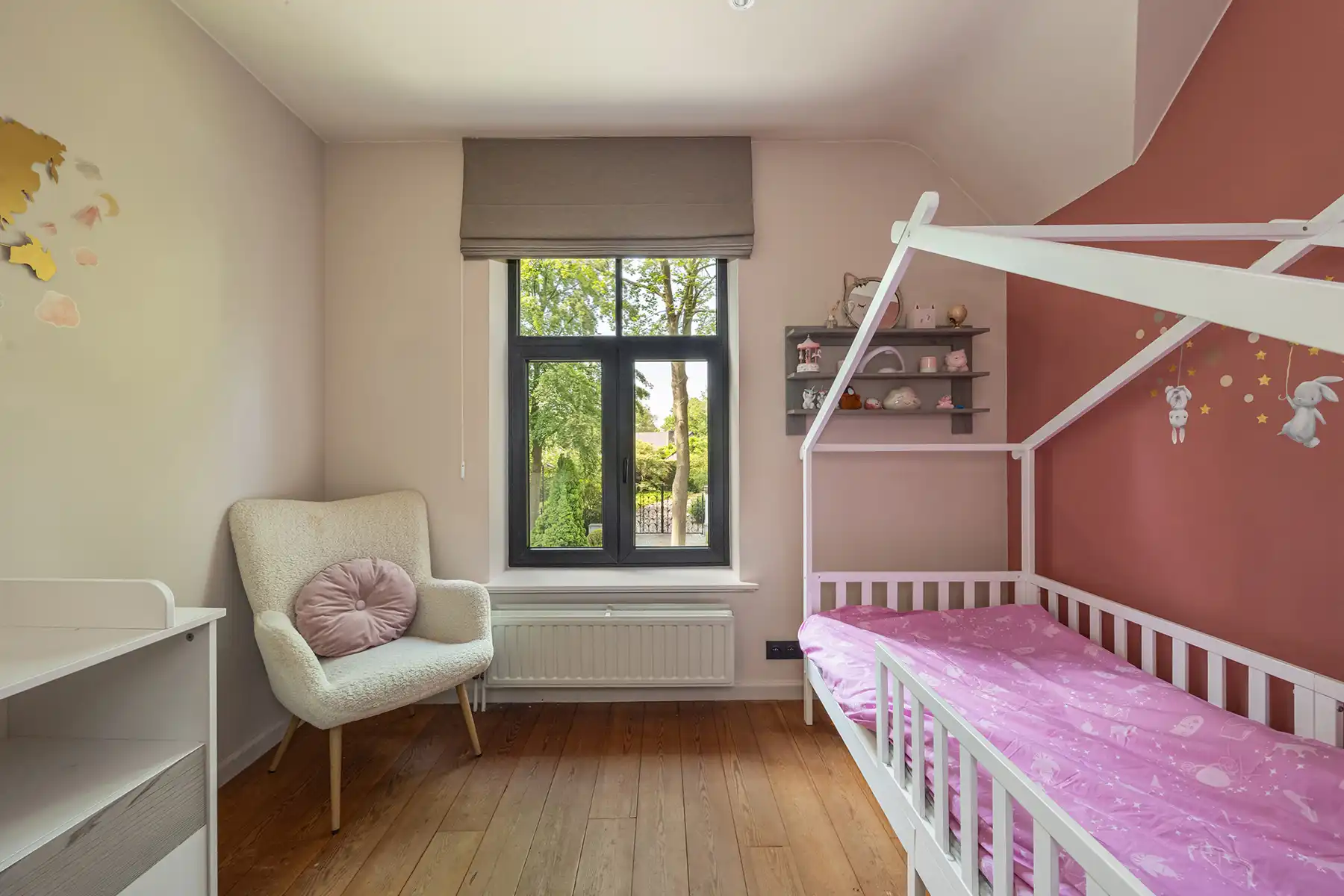 TIJDLOZE VILLA OP DE GRENS MET SCHILDE foto 14