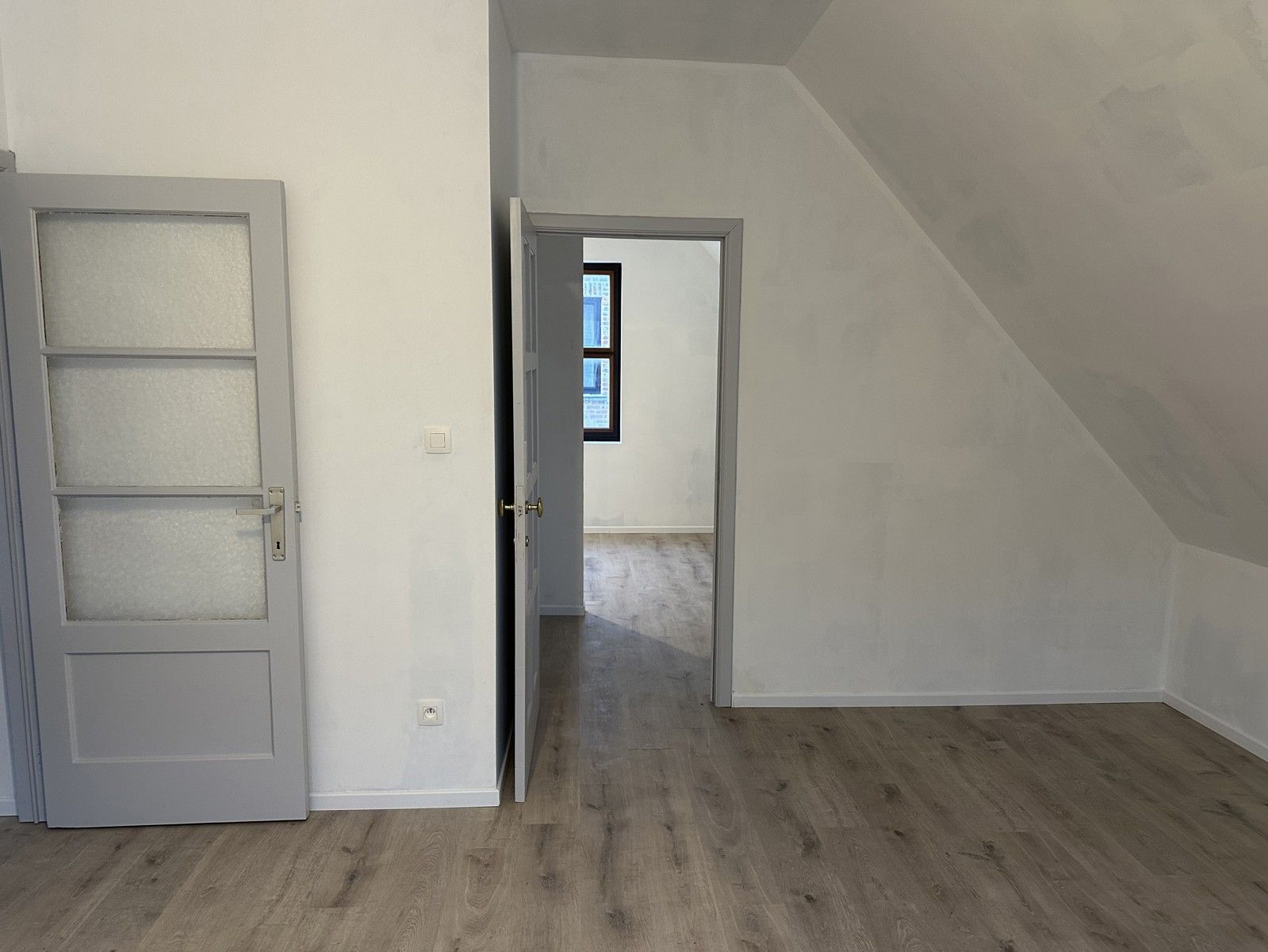 Halfopen bebouwing nabij centrum Zele  foto 8