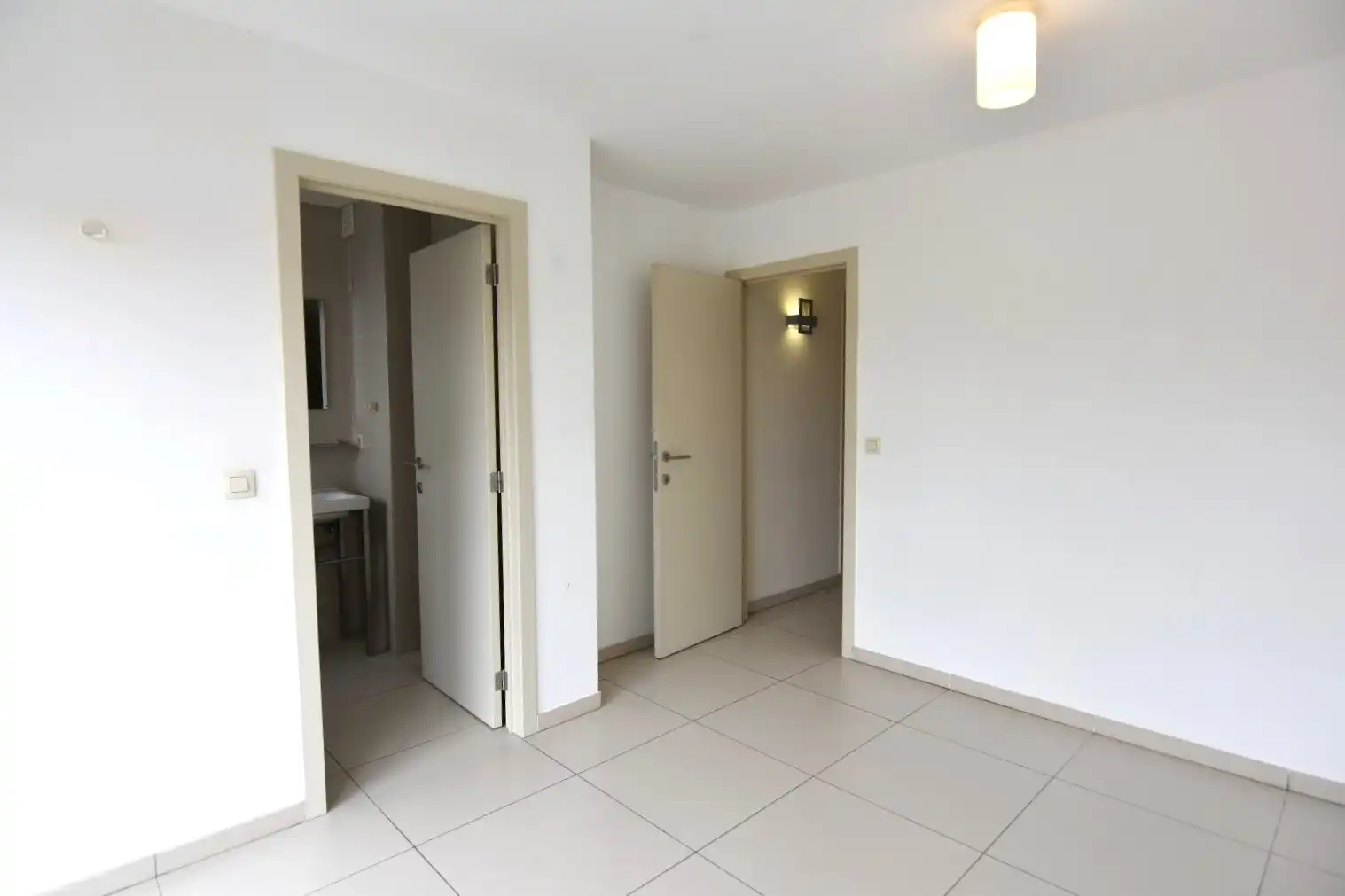 Lichtrijk 1-slpk appartement in centrum Roeselare foto 13