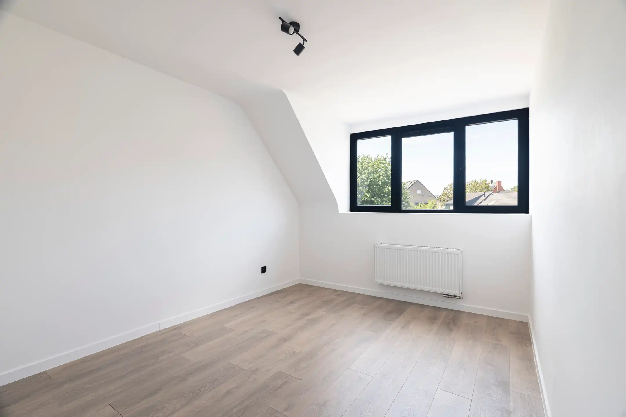Recent gerenoveerde woning met 3 slpks in Schorvoort foto 17