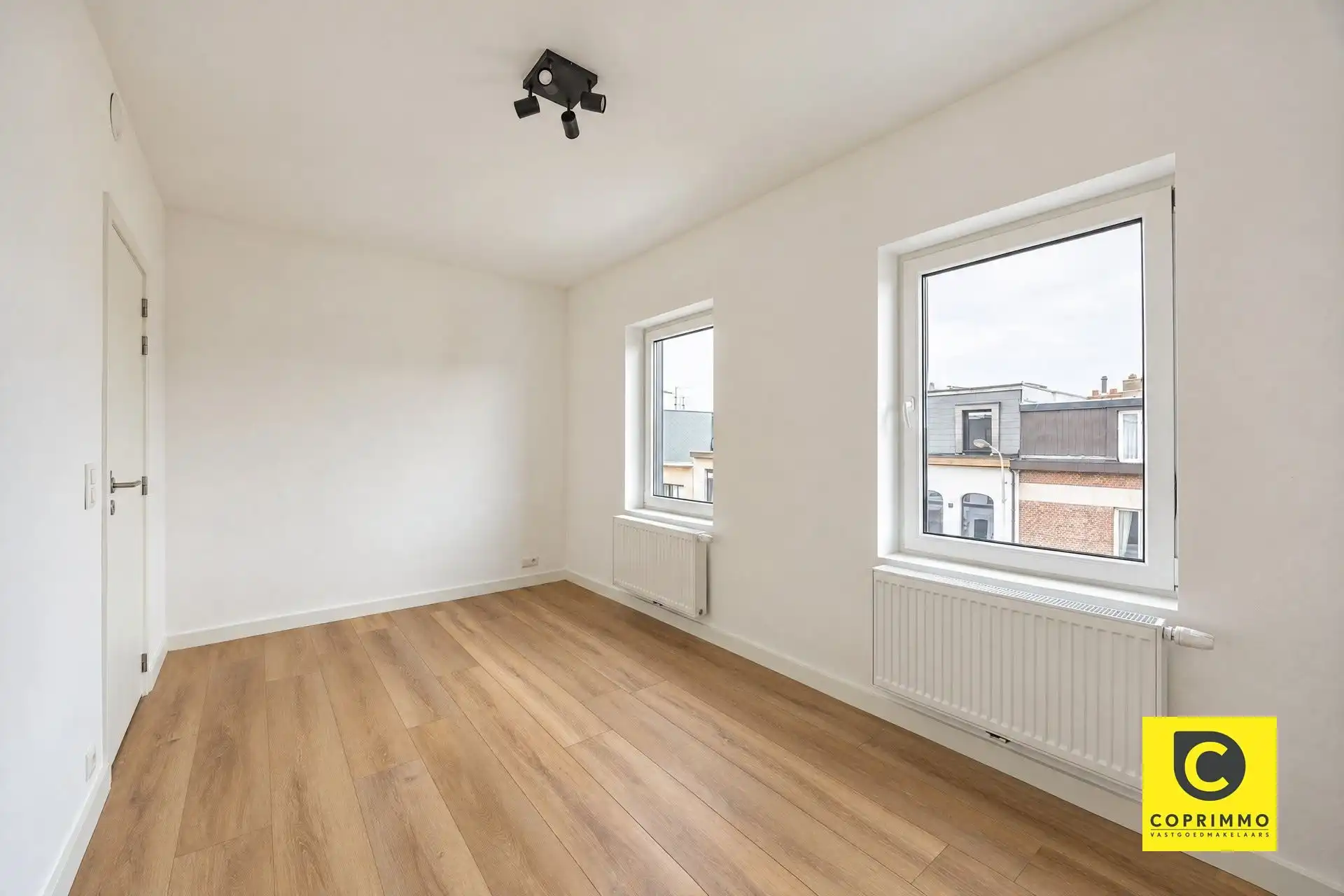 Gerenoveerd pareltje met 3 slpks, stadskoer &  garage te Groenenhoek! foto 14