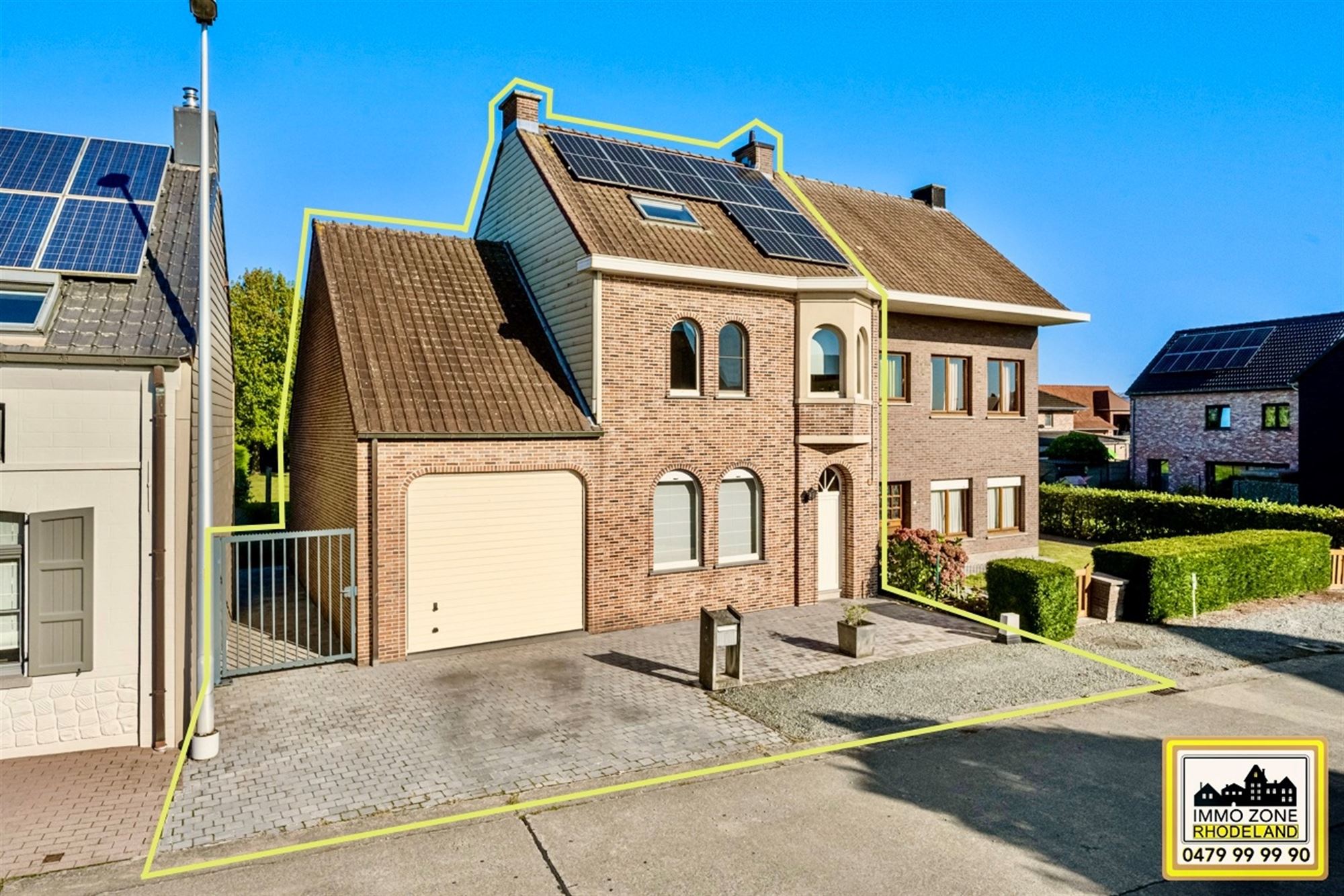 Knappe halfopen woning met 3 slpks, garage en tuin foto {{pictureIndex}}