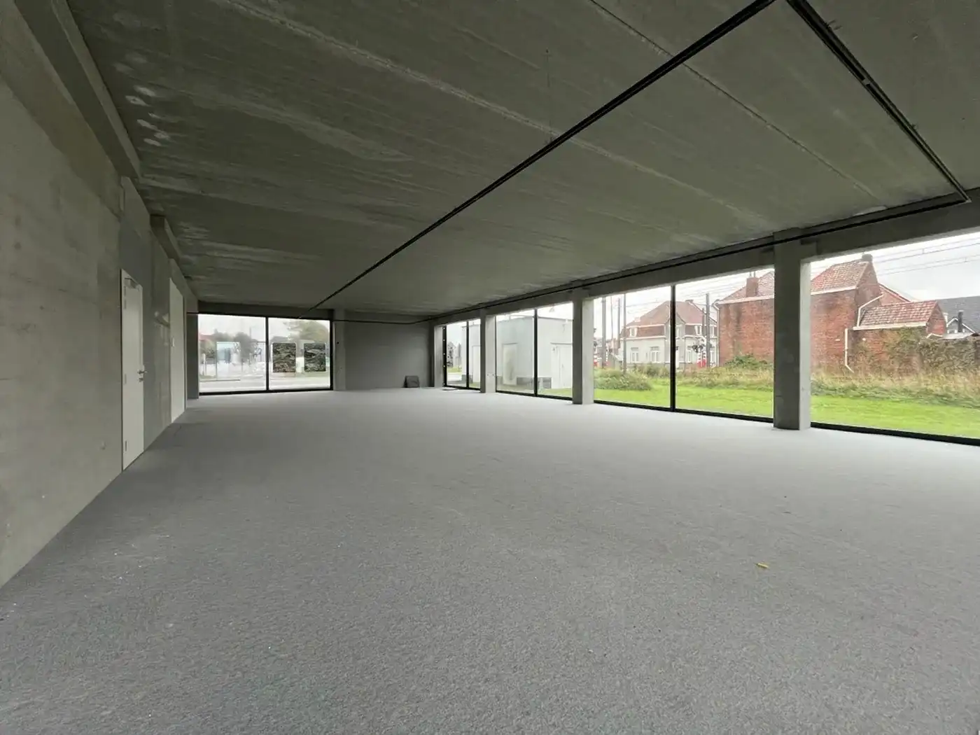 Lendelede – Handelspand van 254 m² met zonnepanelen foto 3