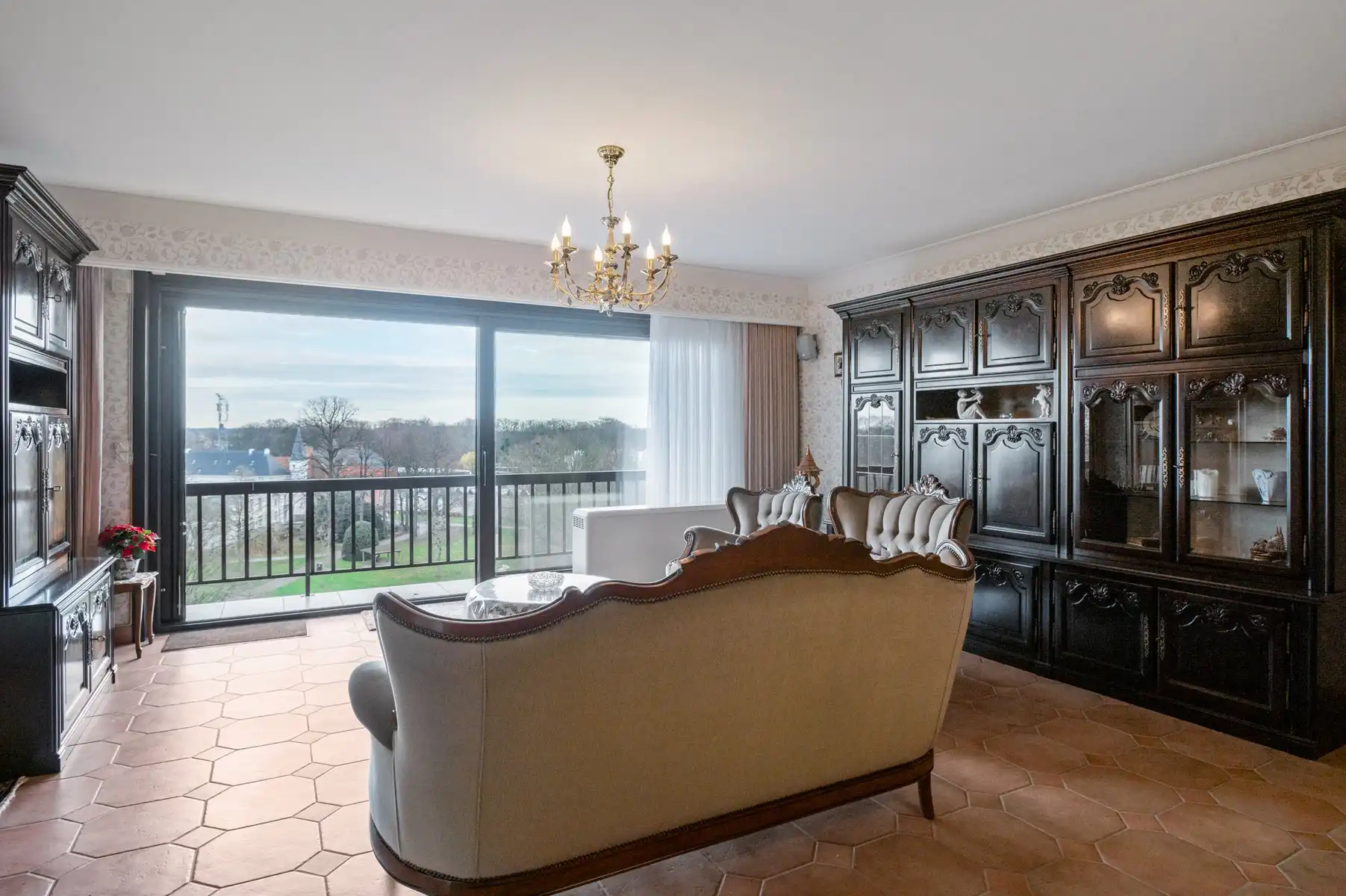 Lichtrijk appartement met panoramisch parkzicht en terras foto 2