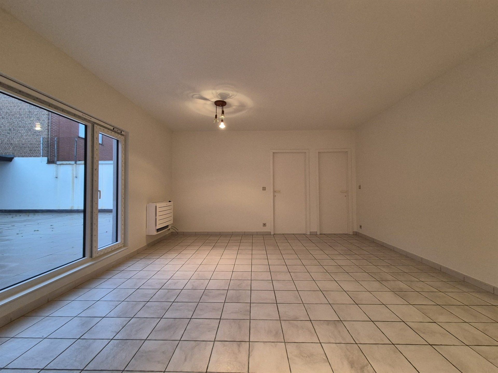 Opgeknapt 1-slaapkamer appartement op de eerste verdieping. foto 3