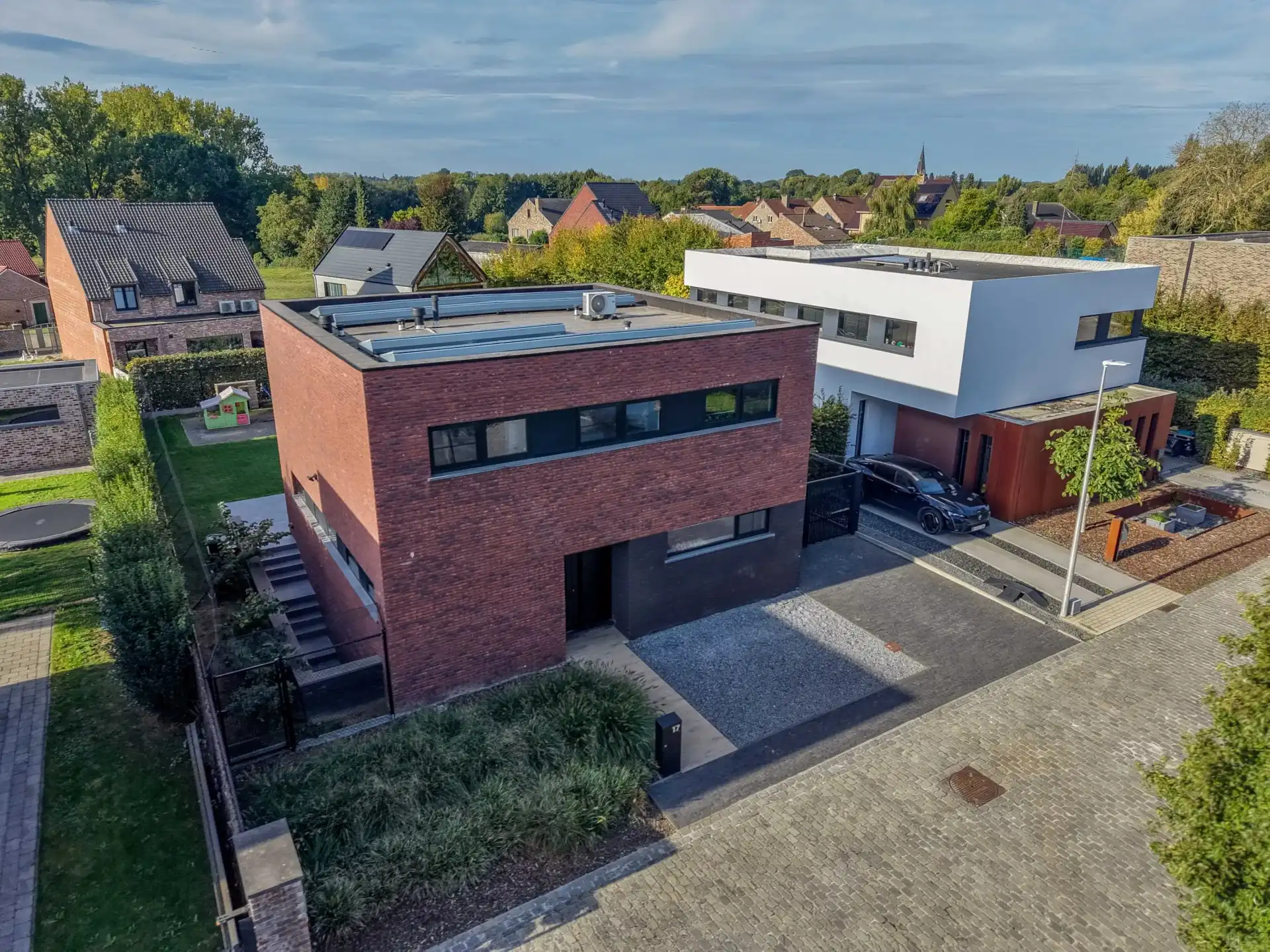 Moderne, energiezuinige gezinswoning met 4 slaapkamers foto {{pictureIndex}}