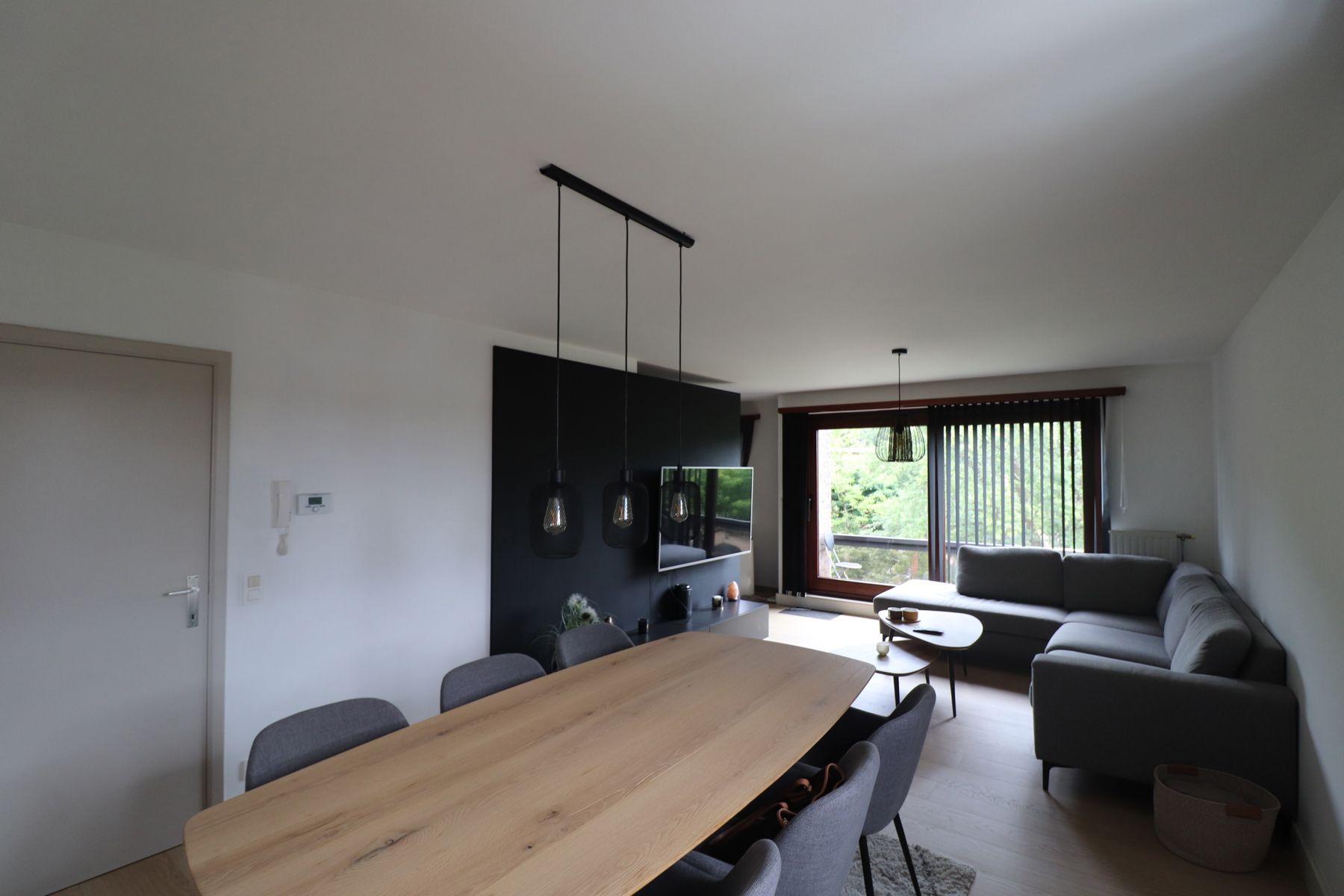 Gerenoveerd appartement op de 2de verdieping met 2 slaapkamers, terrassen en garage. foto 9
