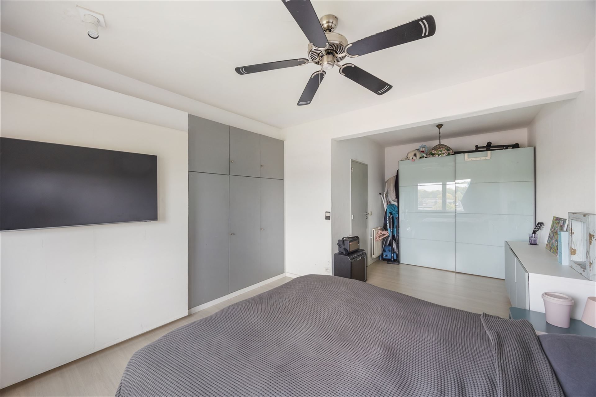 Appartement met Terras, Garage en Tuin in Neerlandwijk foto 9