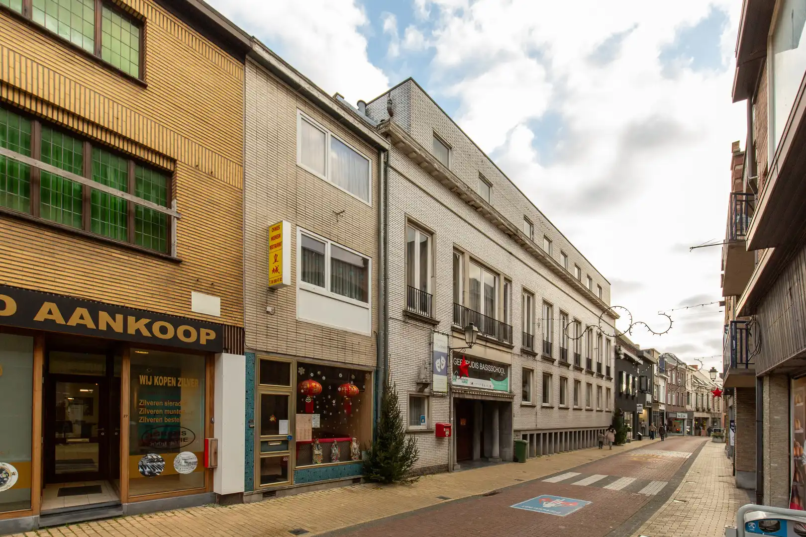 Handelspand in winkelstraat foto 8
