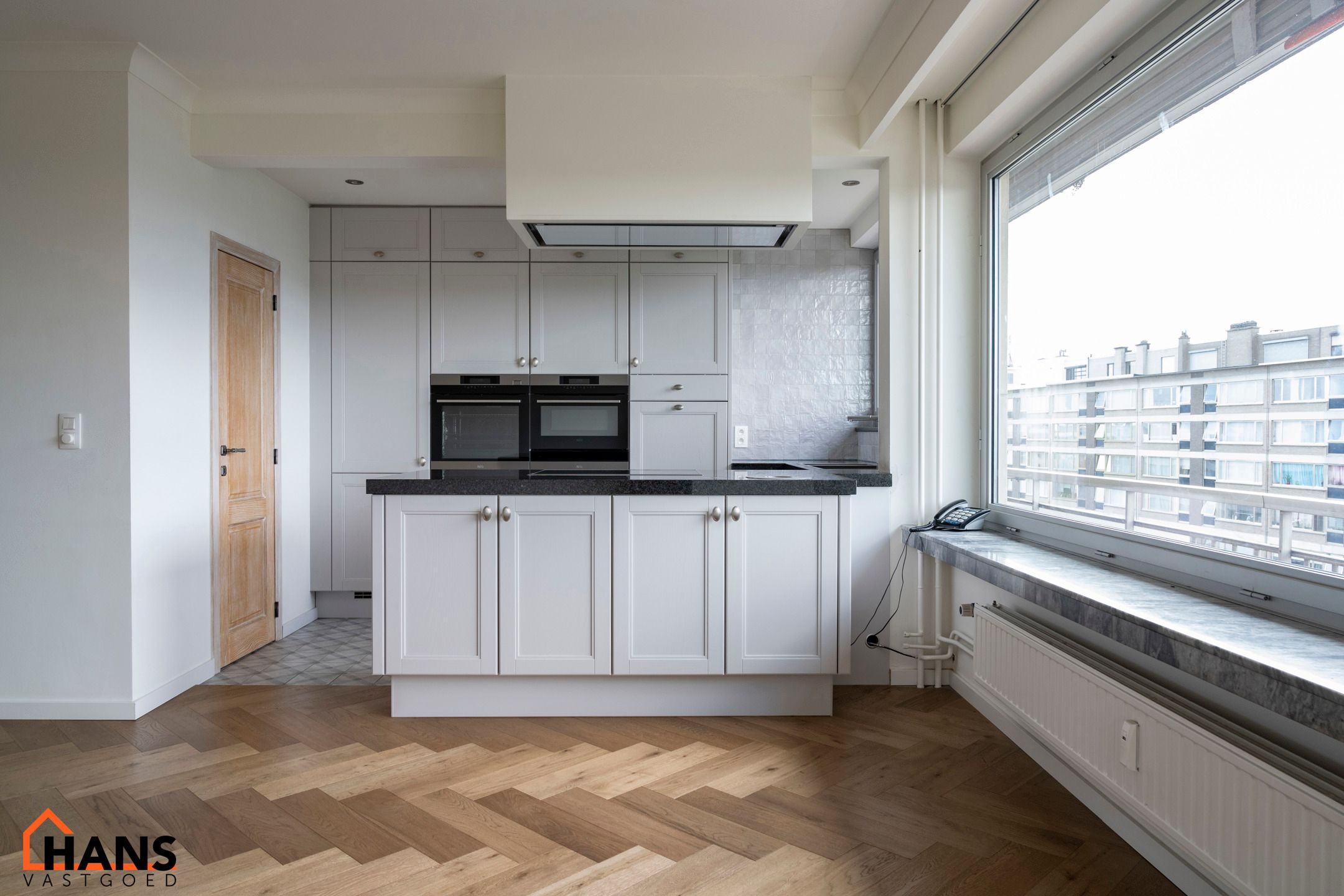 Instapklaar appartement met garagebox. foto 2