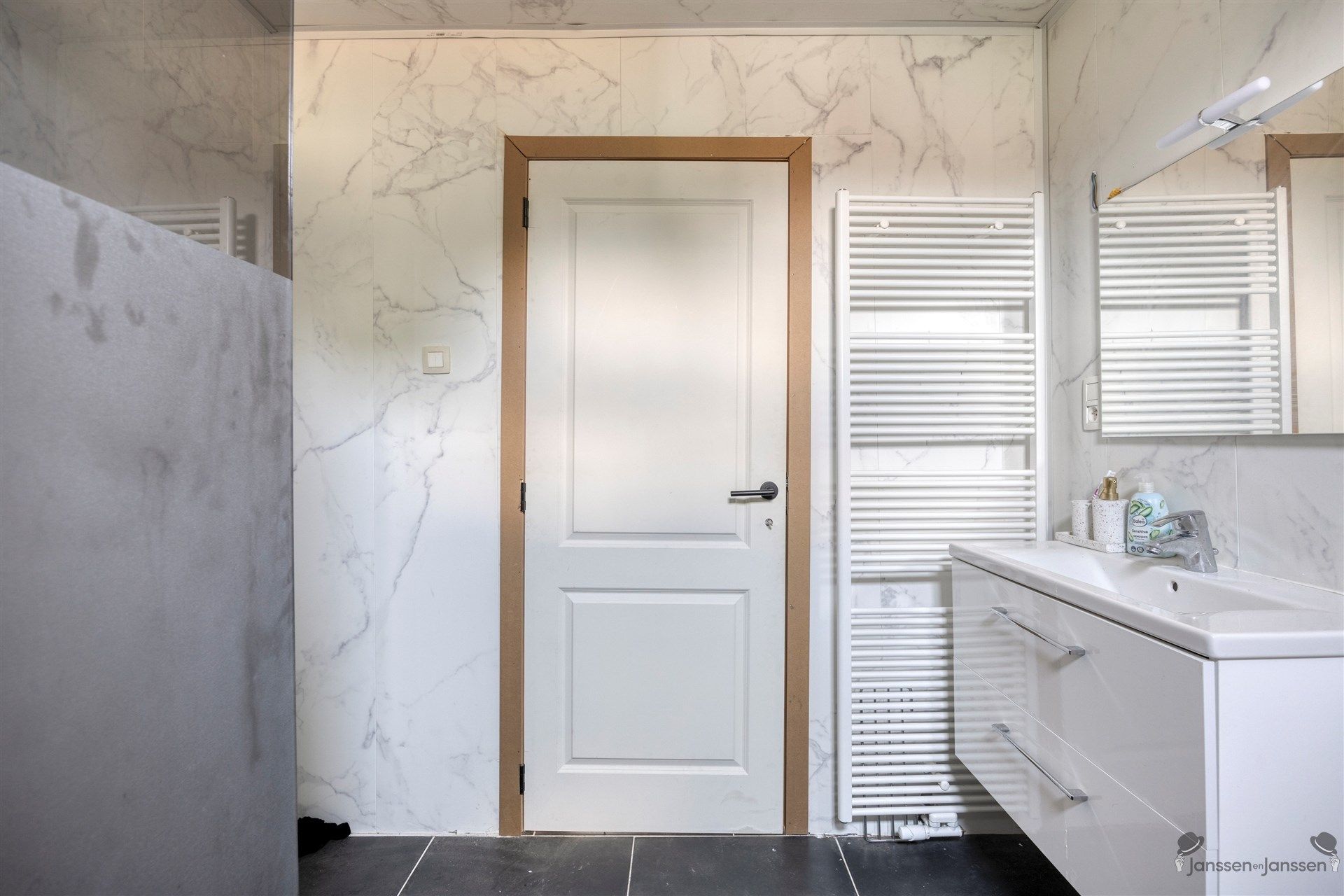 Te renoveren woning foto 14