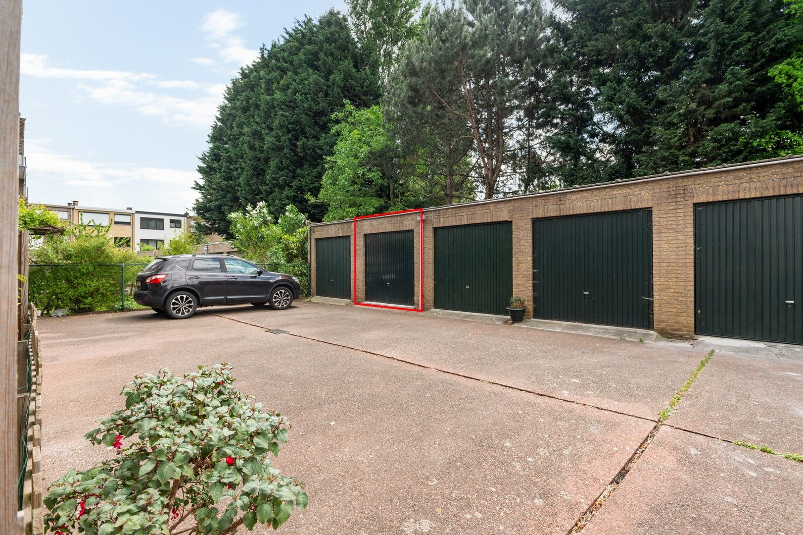 Gelijkvloers app. met terras & garage in rustige buurt foto 12