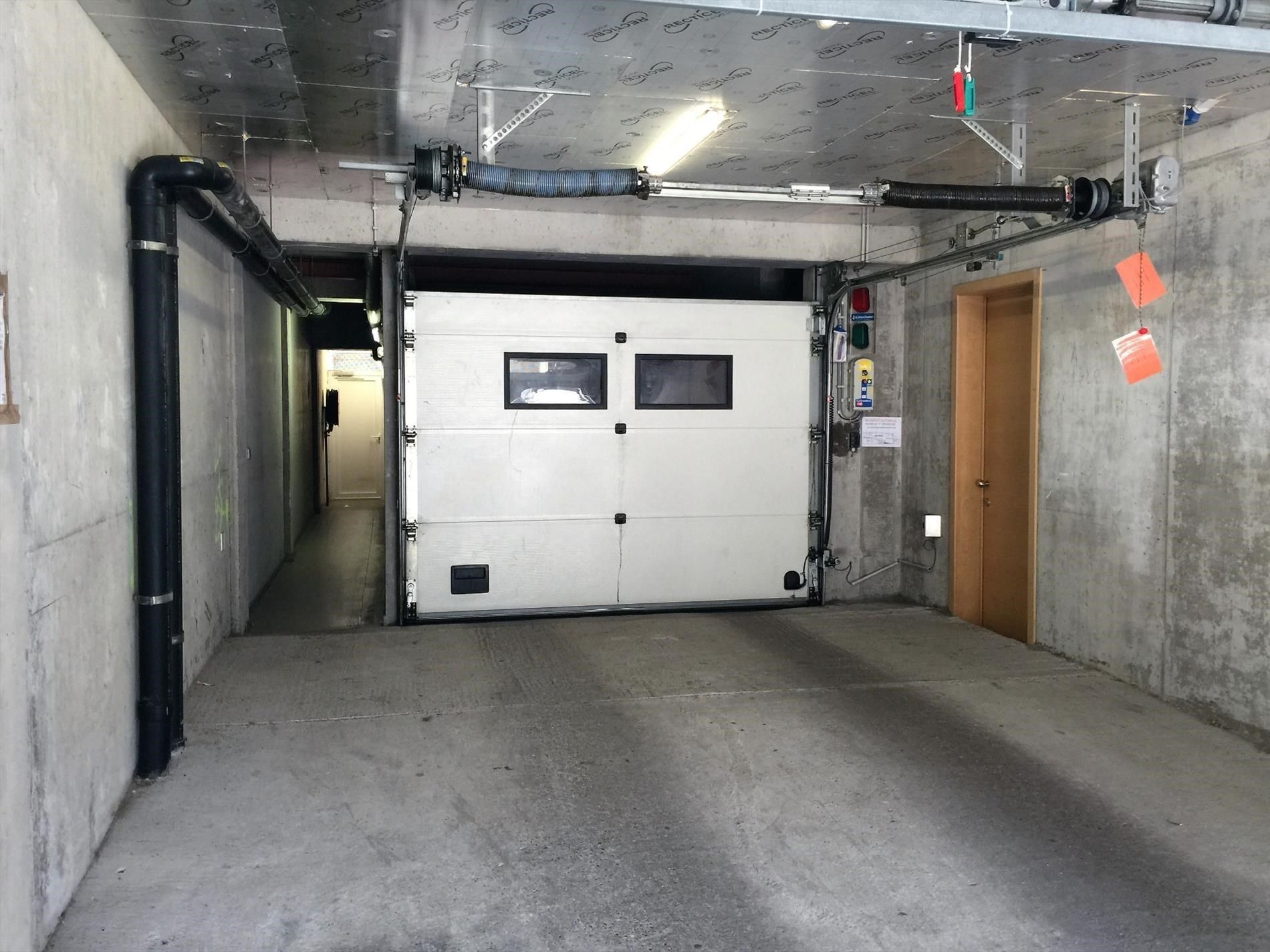 Garagebox manuele poort - hartje Oostende foto 3