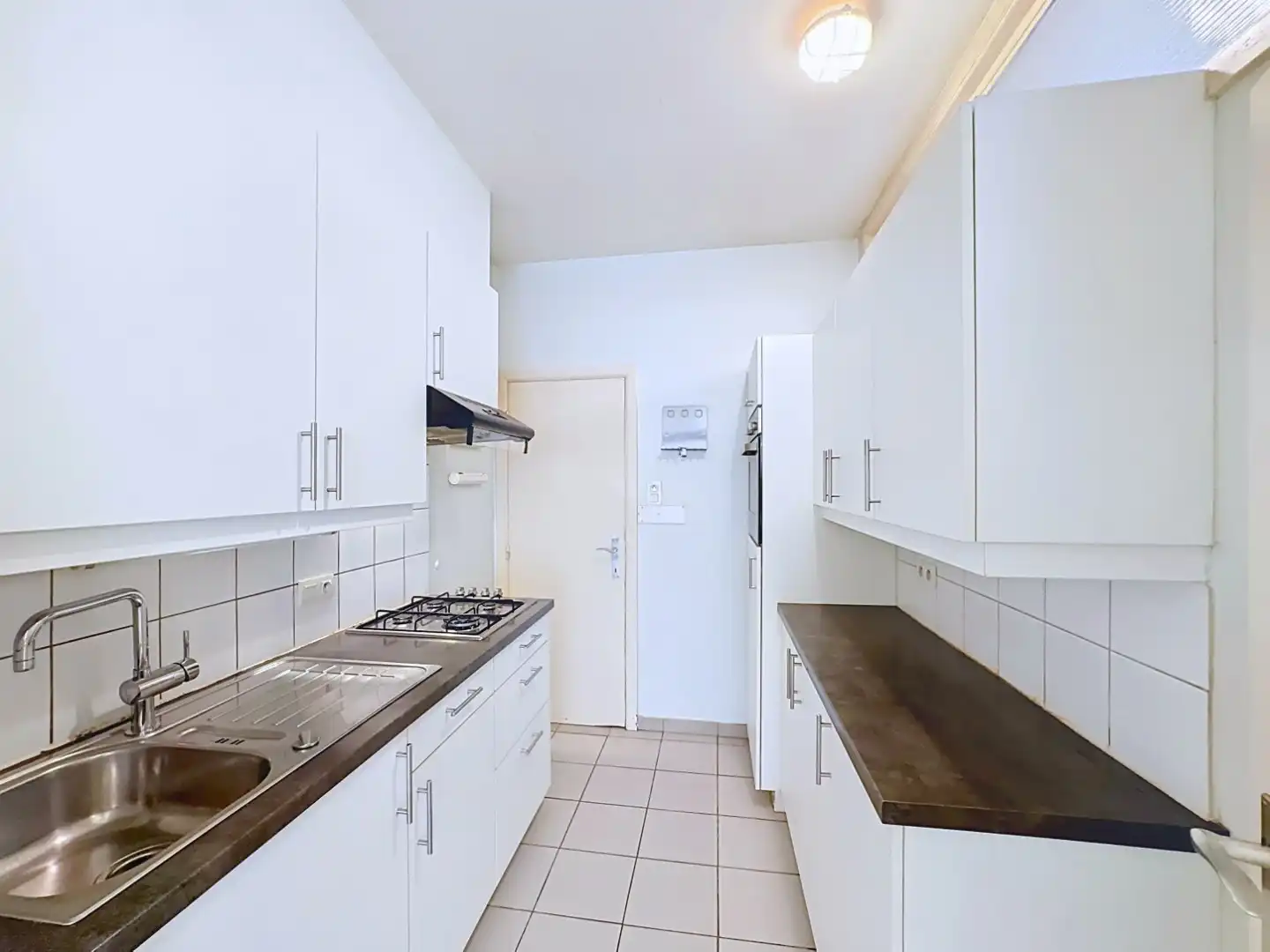 Prima gelegen appartement met volwaardige slaapkamer en slaaphoek foto 5