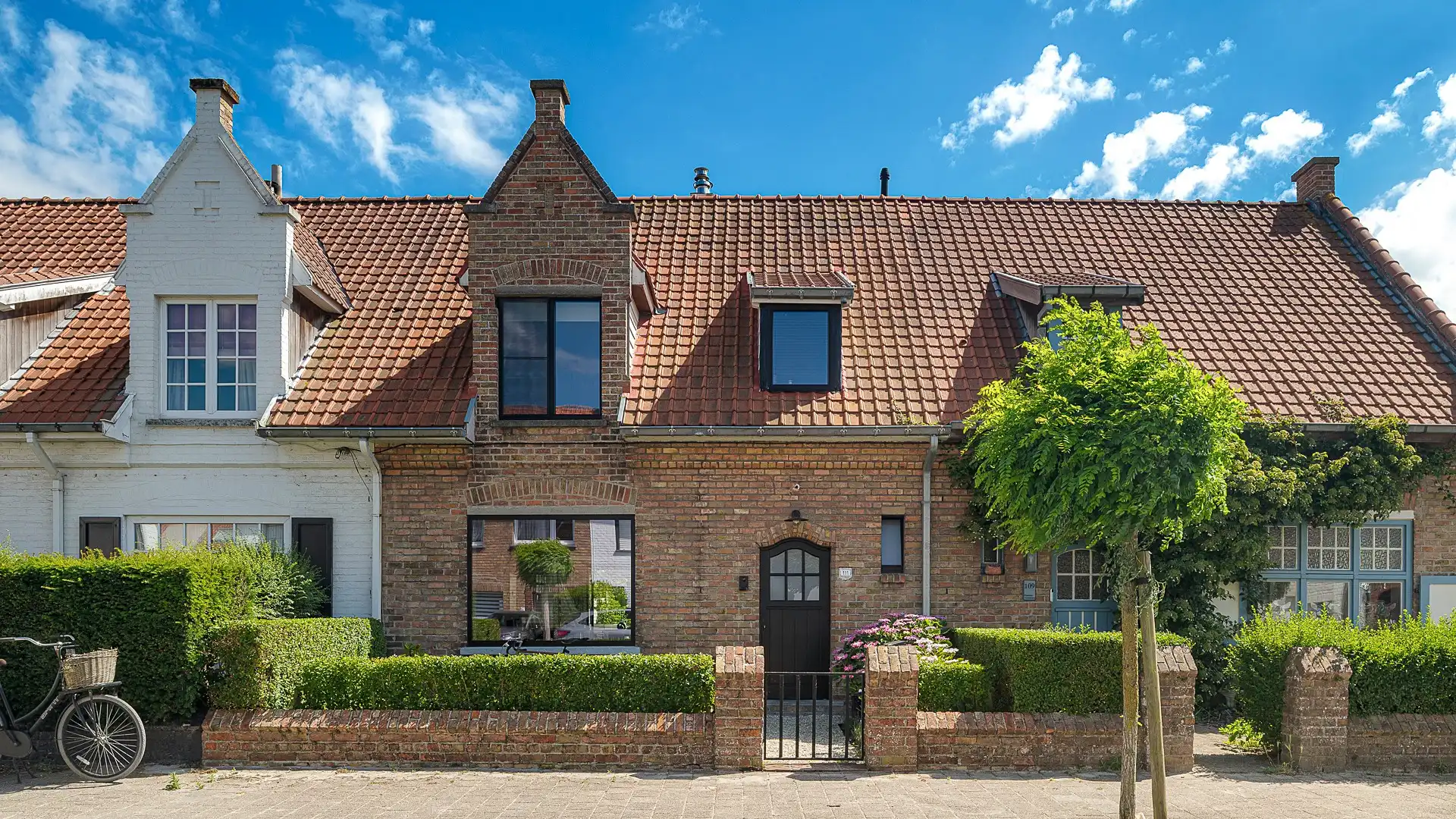 Gerenoveerde woning goed gelegen in het oud Knokke nabij de winkels en de Groentenmarkt. foto {{pictureIndex}}
