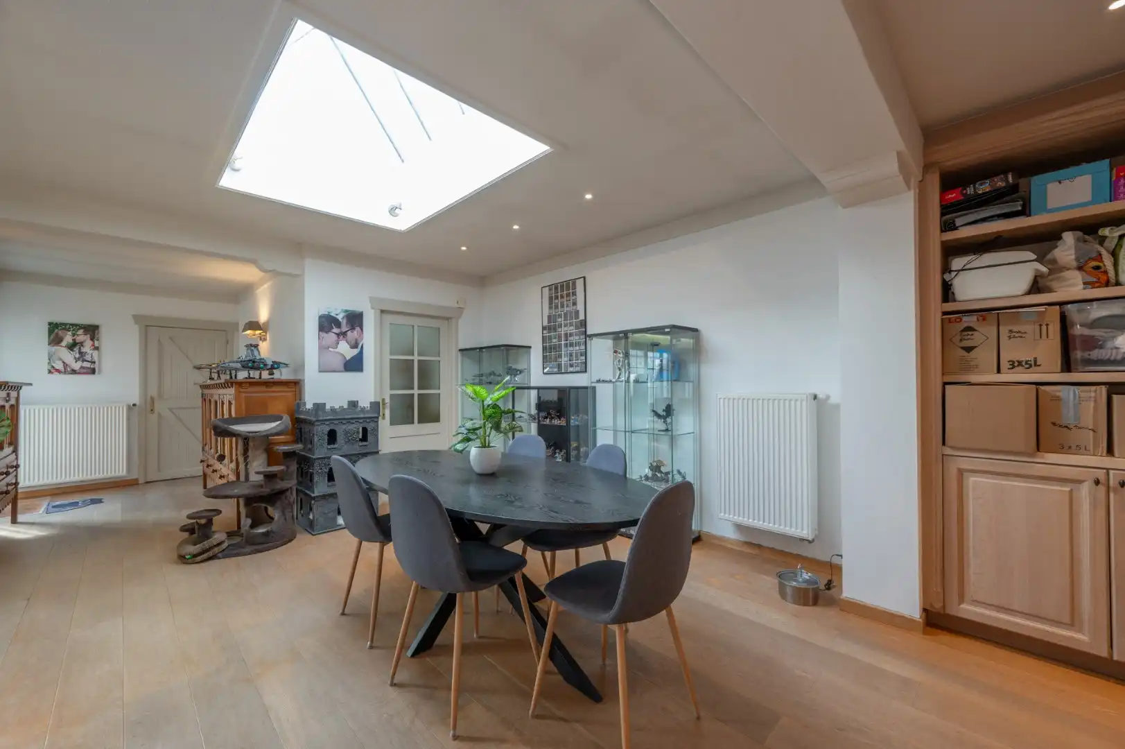 Gelijkvloerse woonst met grote tuin en garage te Sijsele. foto 7