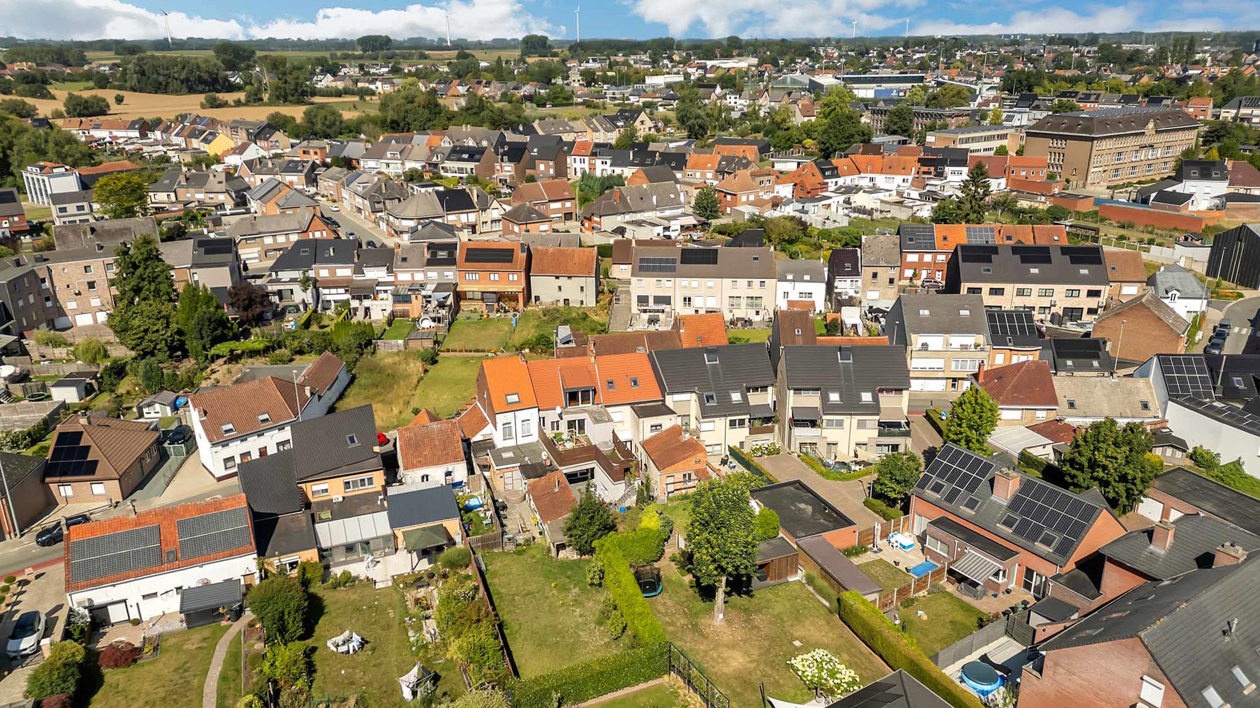 Ruime woning met tuin en 4 slaapkamers te Denderleeuw  foto 4