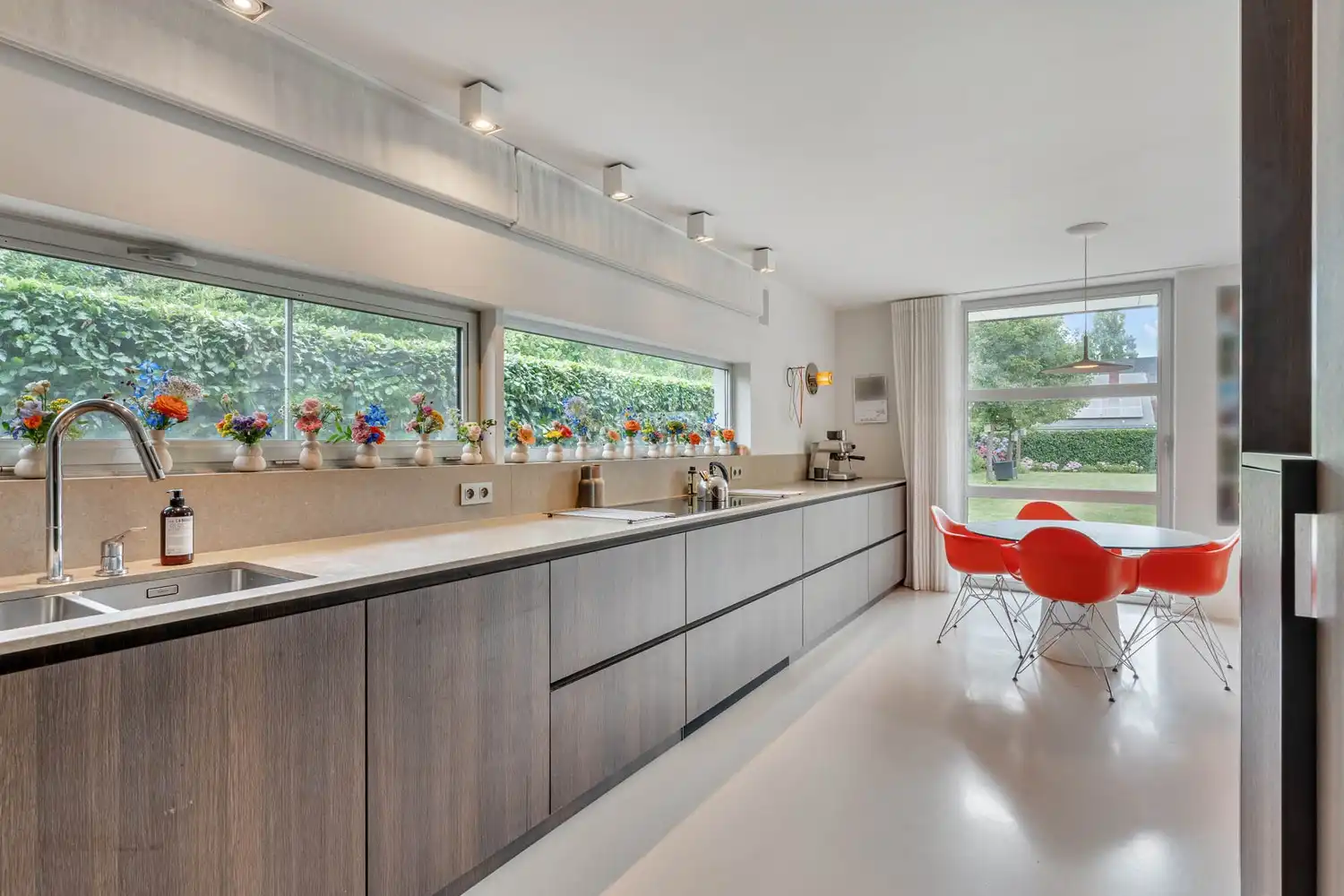 Moderne open bebouwing met zwembad, 5 slaapkamers en EPC B foto 14
