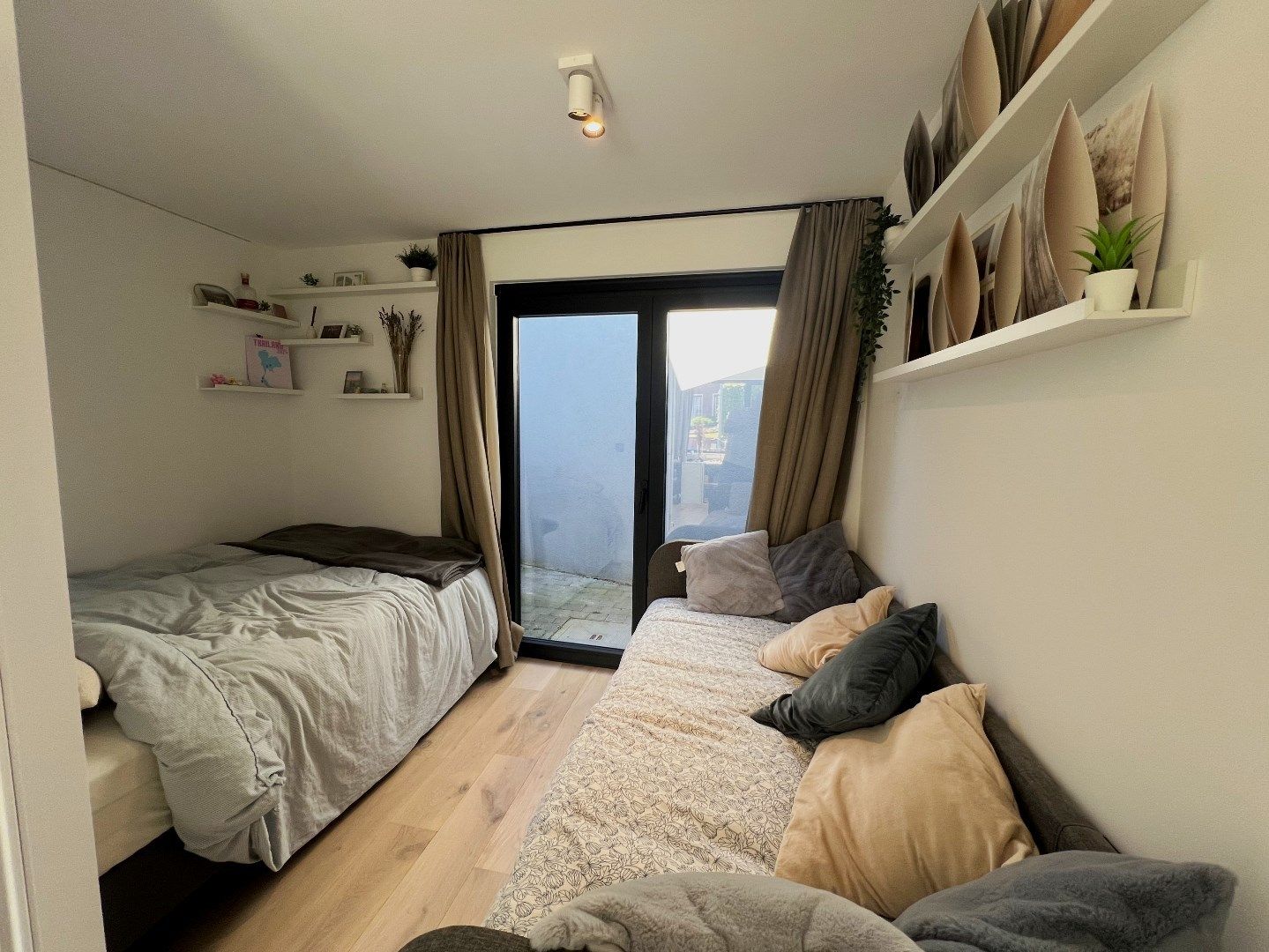 Volledig gerenoveerde en gemeubelde kamer vlakbij Gasthuisberg met privé-sanitair in een kleinschalige residentie!  foto 3
