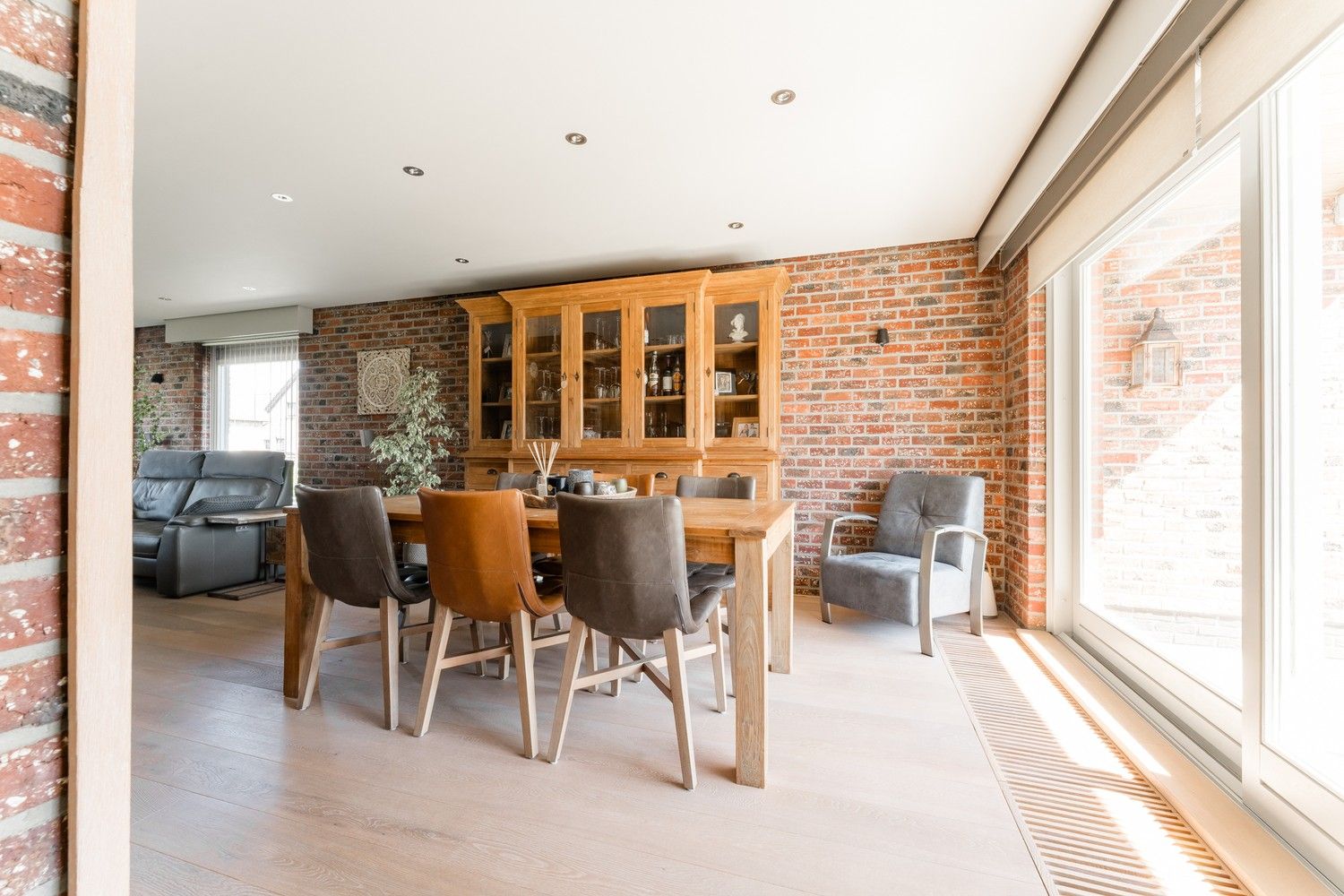 Gelijkvloerse 3 SLK woning op een mooi onderhoudsvriendelijk perceel foto 21