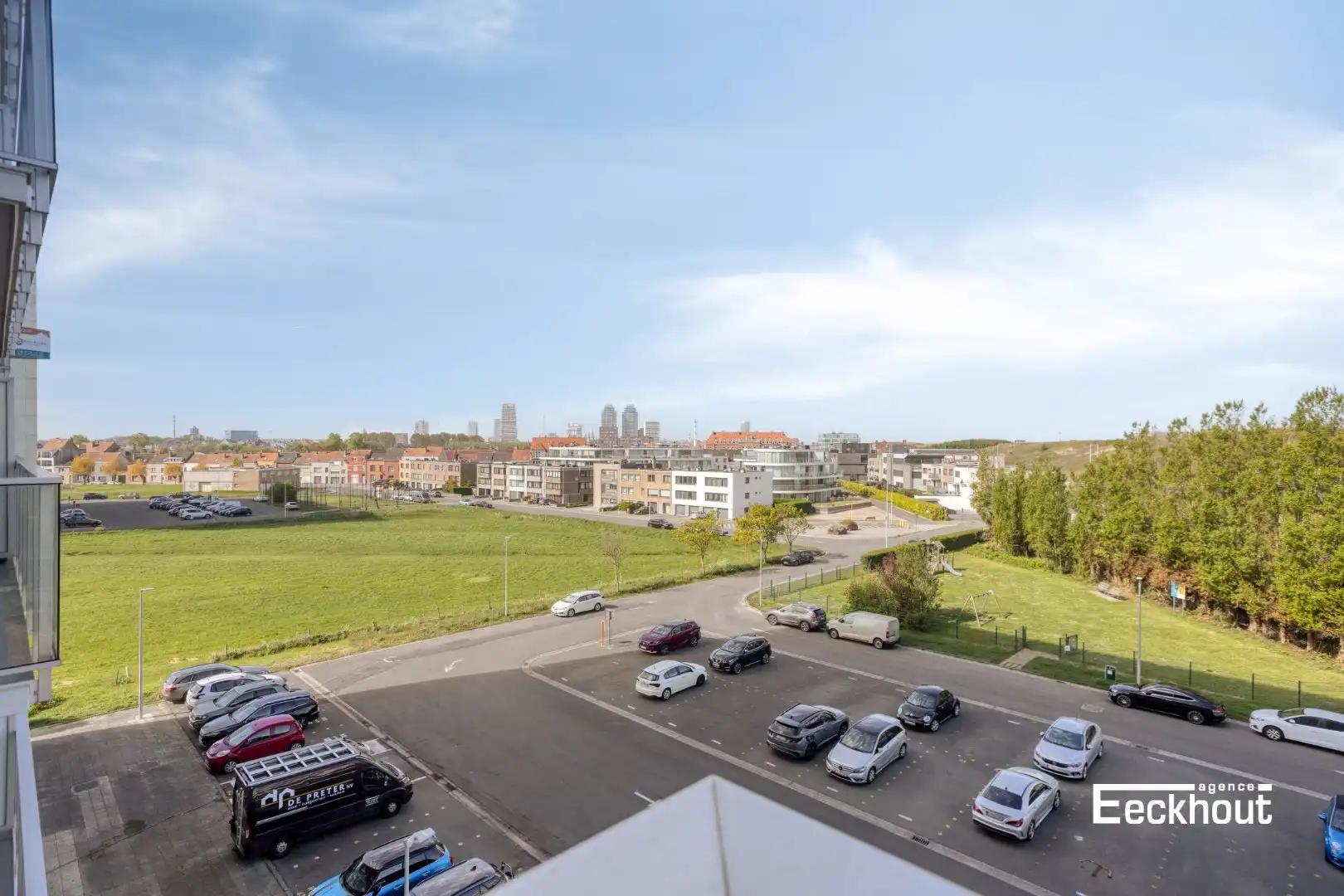 Appartement met terras en open zicht in Bredene, met autostaanplaats foto 18
