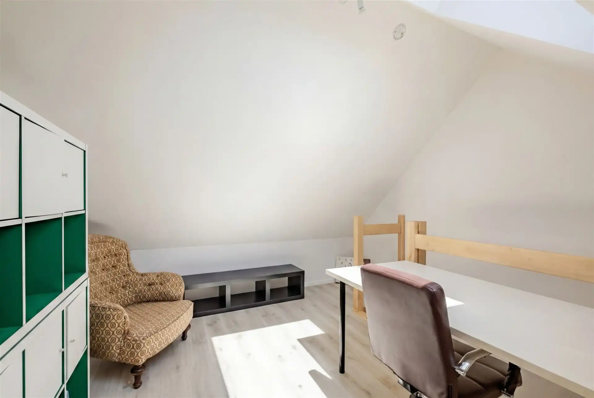 Prachtig gerenoveerde woning met 3 slks en tuin foto 18