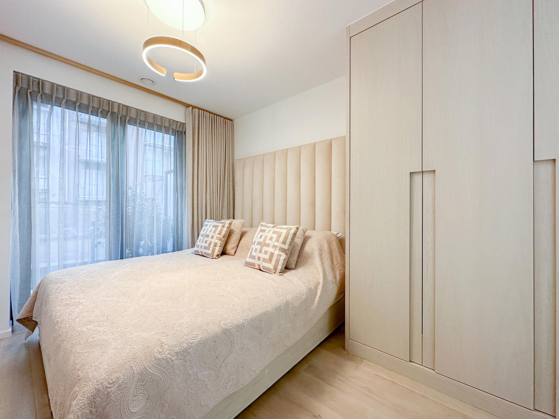 Subliem nieuwbouwappartement in het Zoute met zonnig terras foto 18
