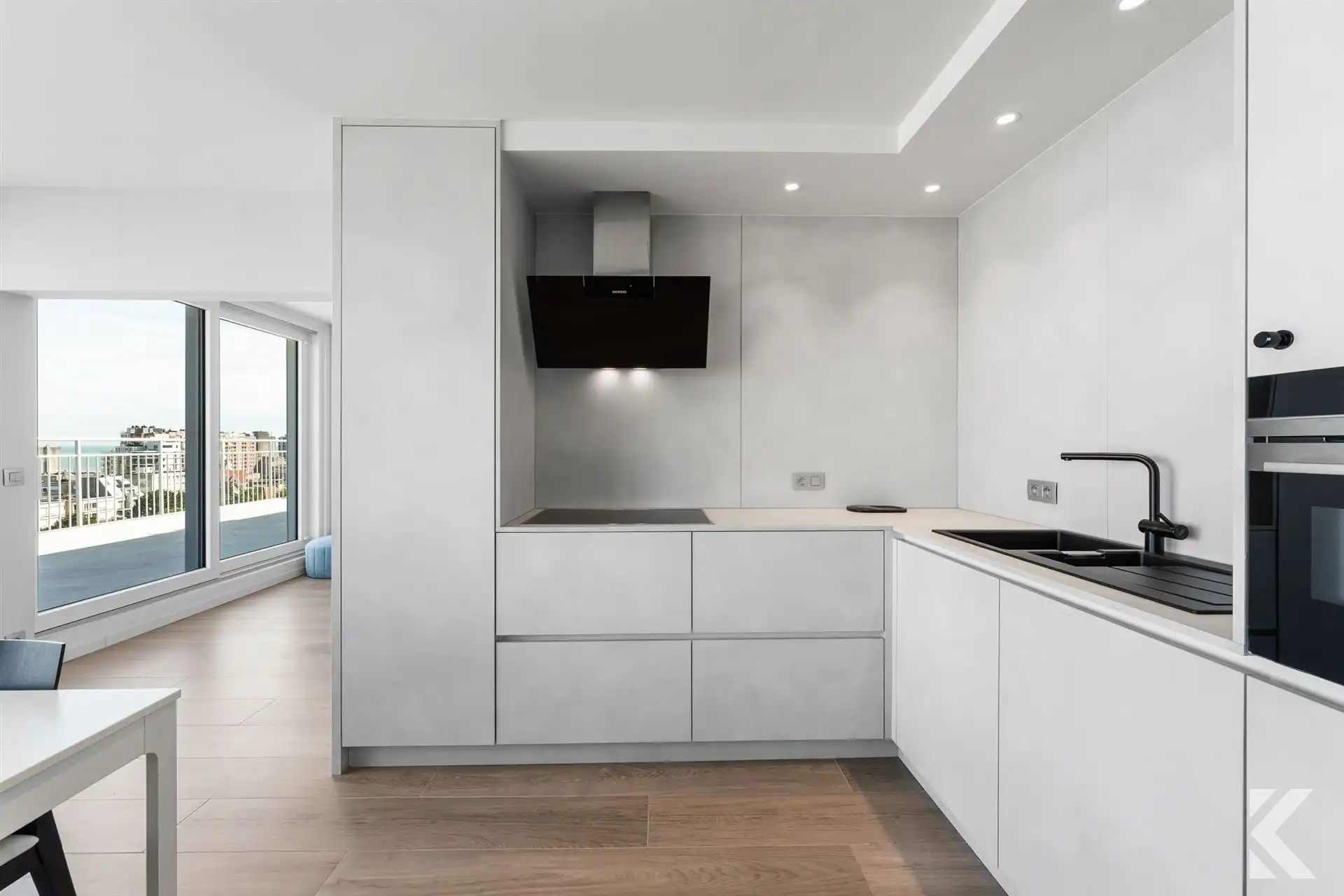 Gerenoveerde penthouse, 65 m2 terrassen, panoramisch zicht foto 11