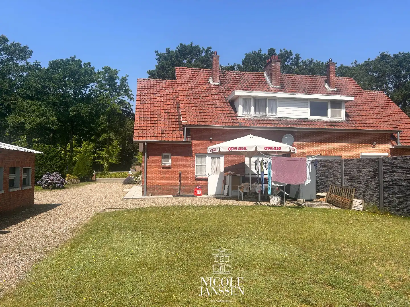 Te renoveren woning foto 9